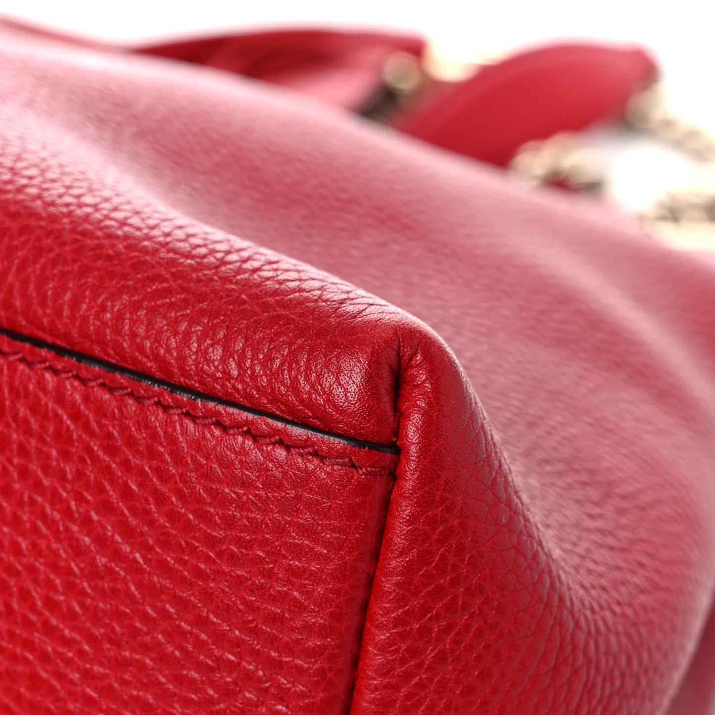 Pebbled Calfskin Medium Soho Chain Shoulder Bag Tabasco Red