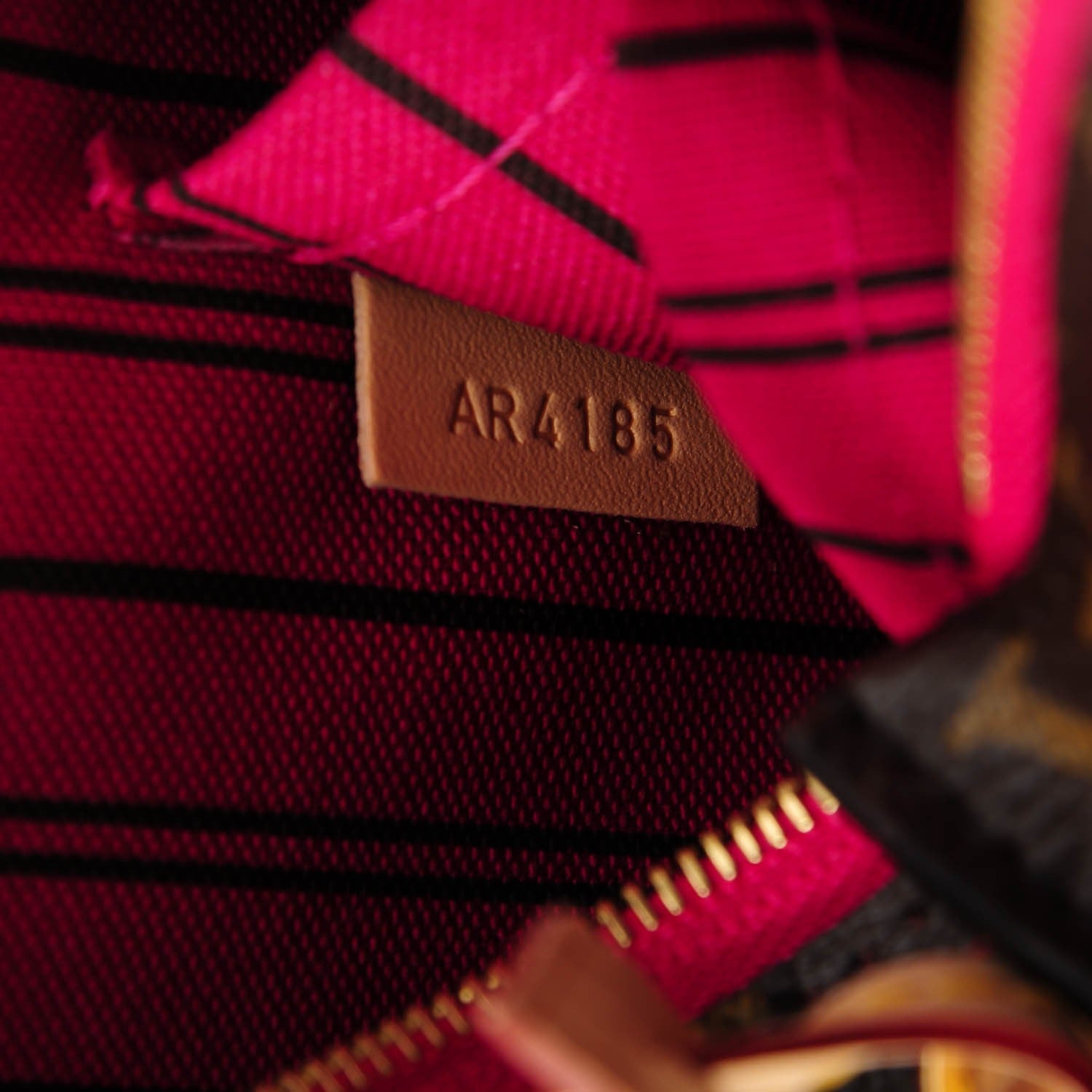 Louis Vuitton Monogram Neverfull PM Pochette Pivoine 7 of 7