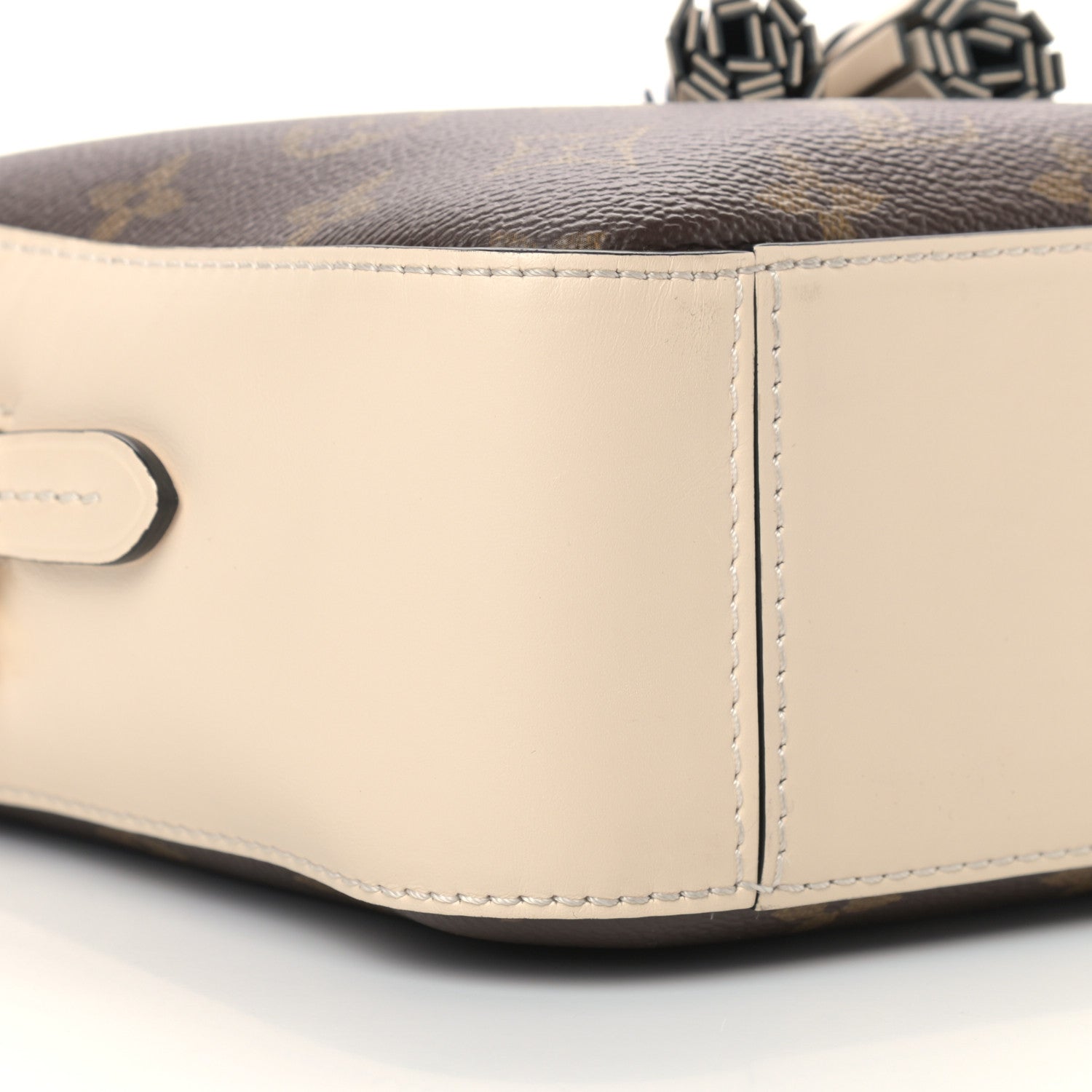 Louis Vuitton Monogram Saintonge Creme 7 of 10