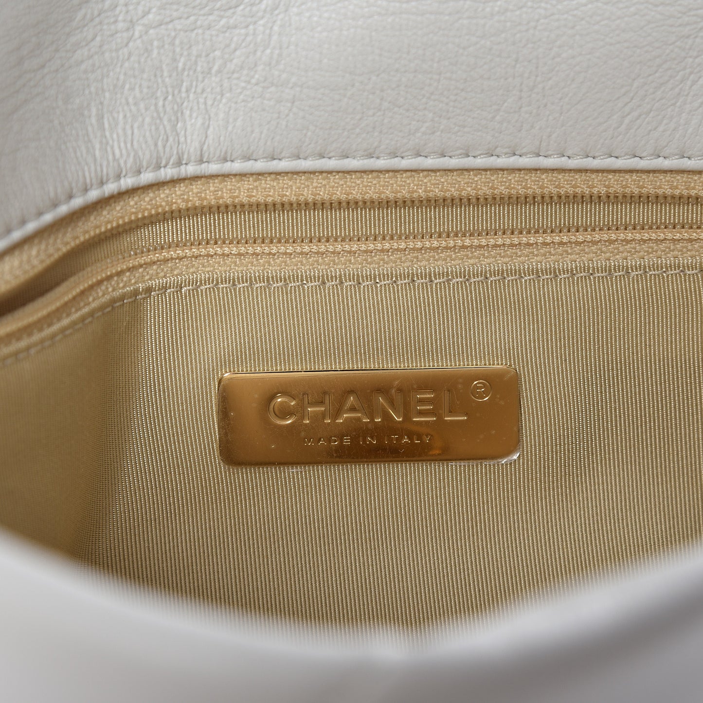 Lambskin Quilted Medium 19 Flap White