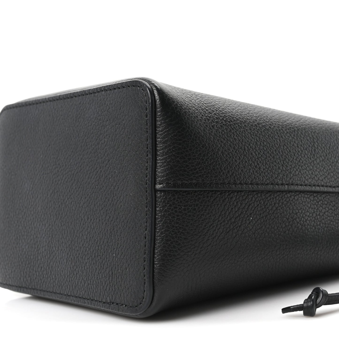 Calfskin Nano Lockme Bucket Black