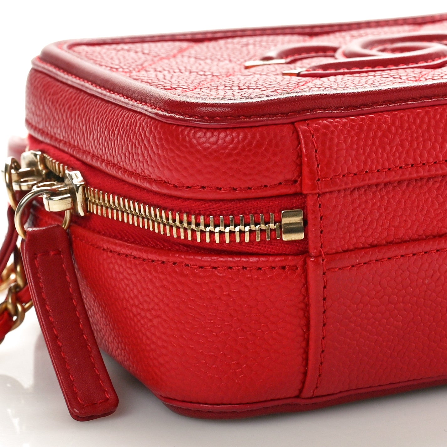 Caviar Quilted Small CC Filigree Vanity Case Red
