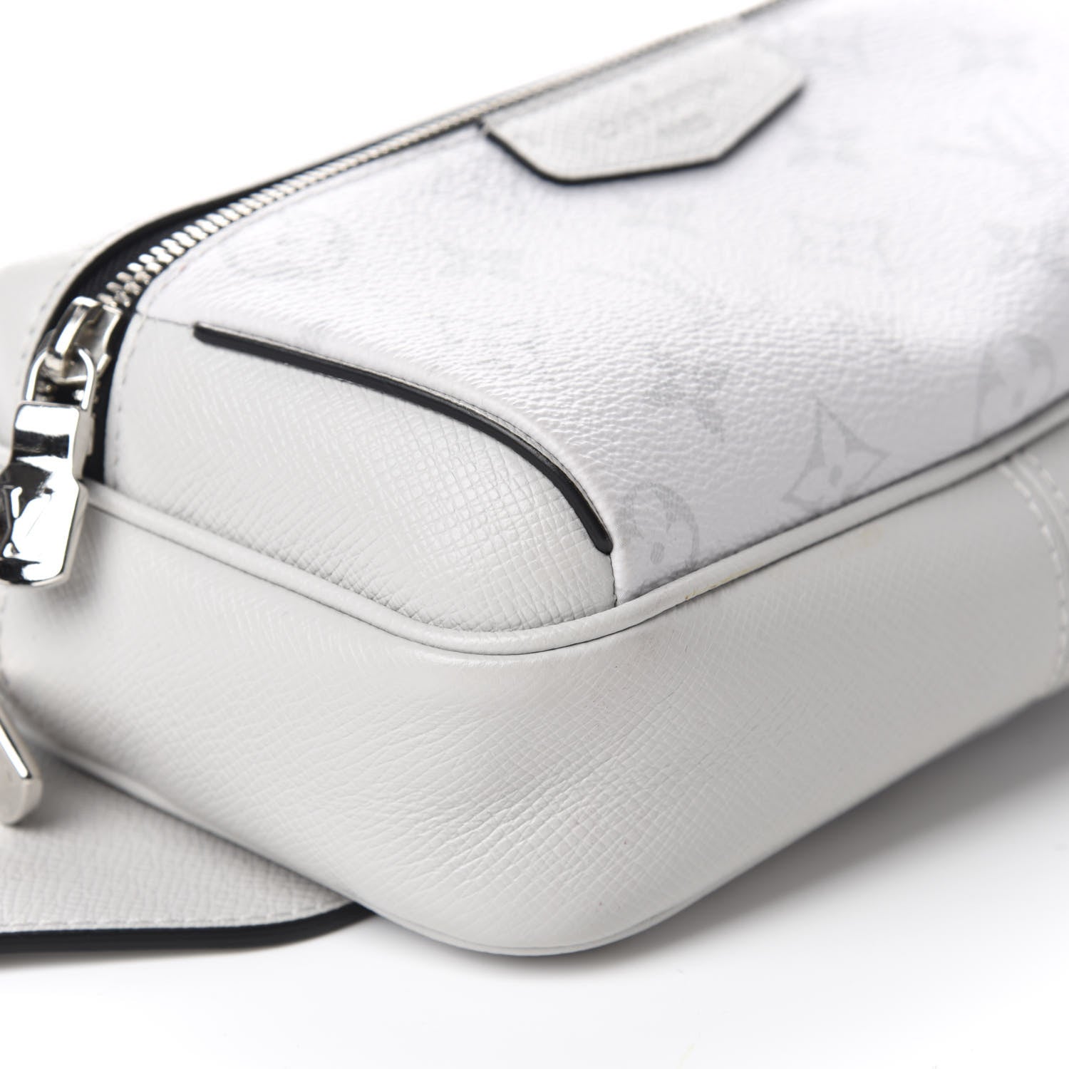 Louis Vuitton Taiga Monogram Outdoor Bumbag White 6 of 11