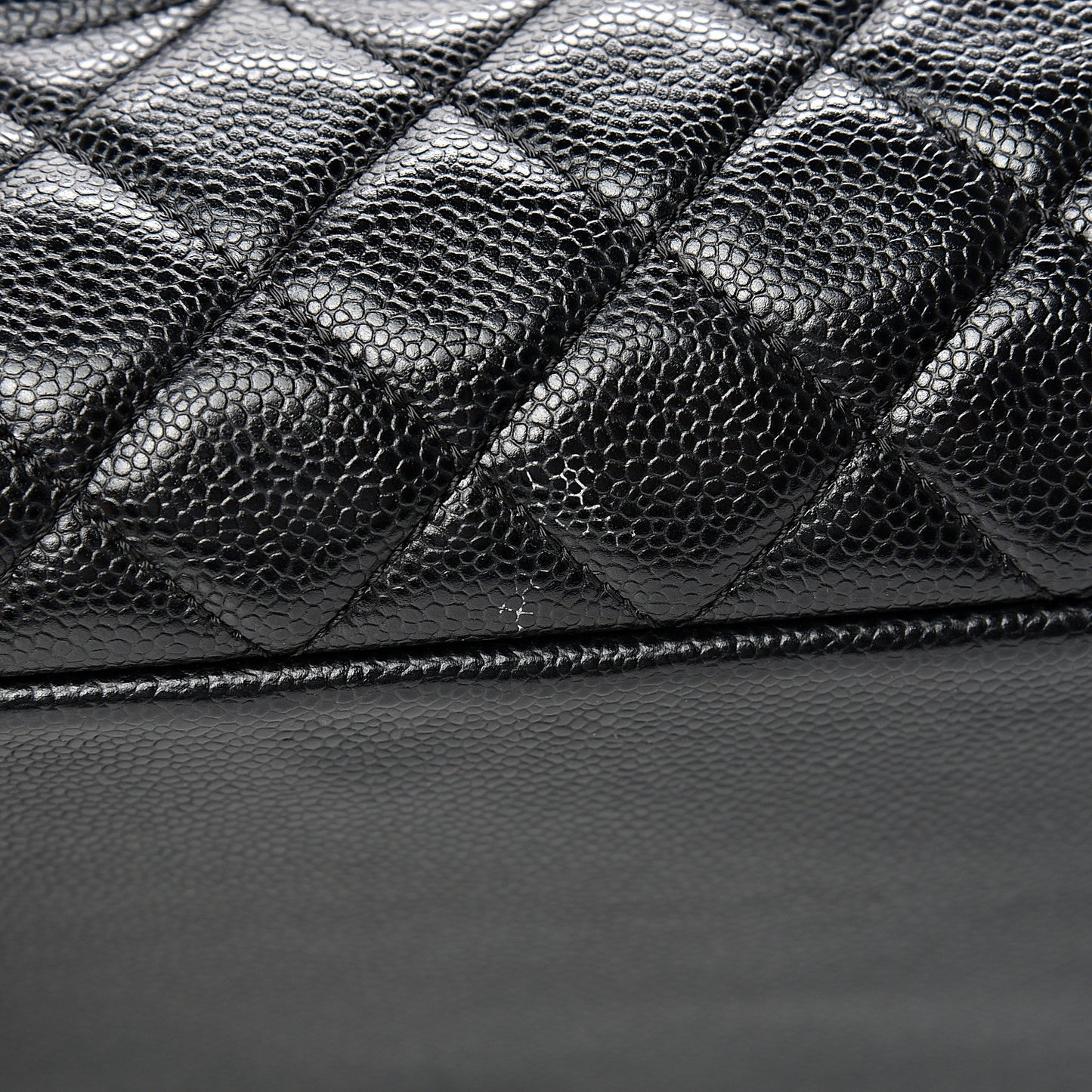 Caviar Quilted XL Grand Shopping Tote GST Black