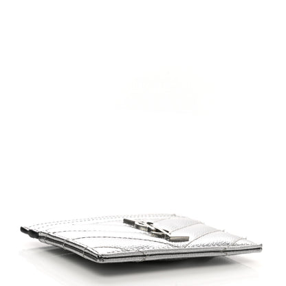Saint Laurent Metallic Grain De Poudre Matelasse Chevron Monogram Credit Card Case Argento 4 of 7
