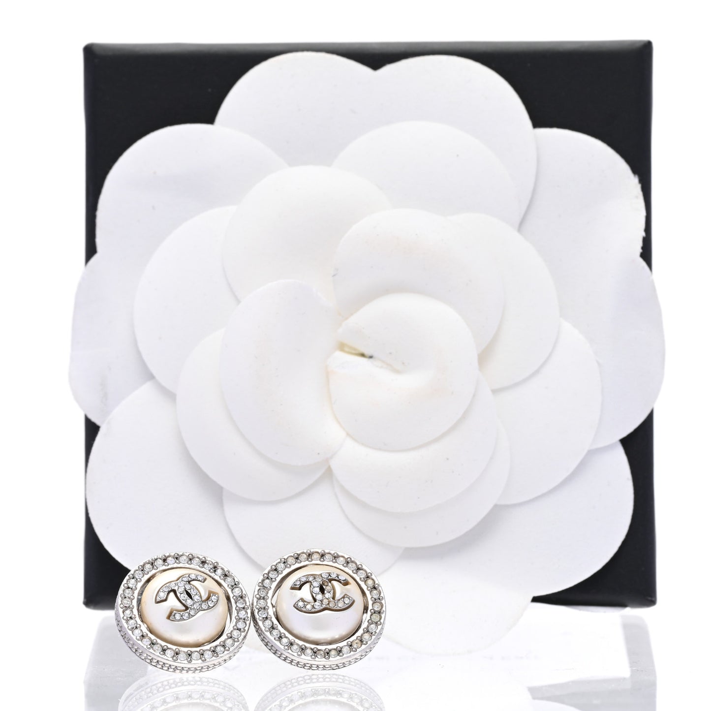 Pearl Crystal CC Round Earrings Silver