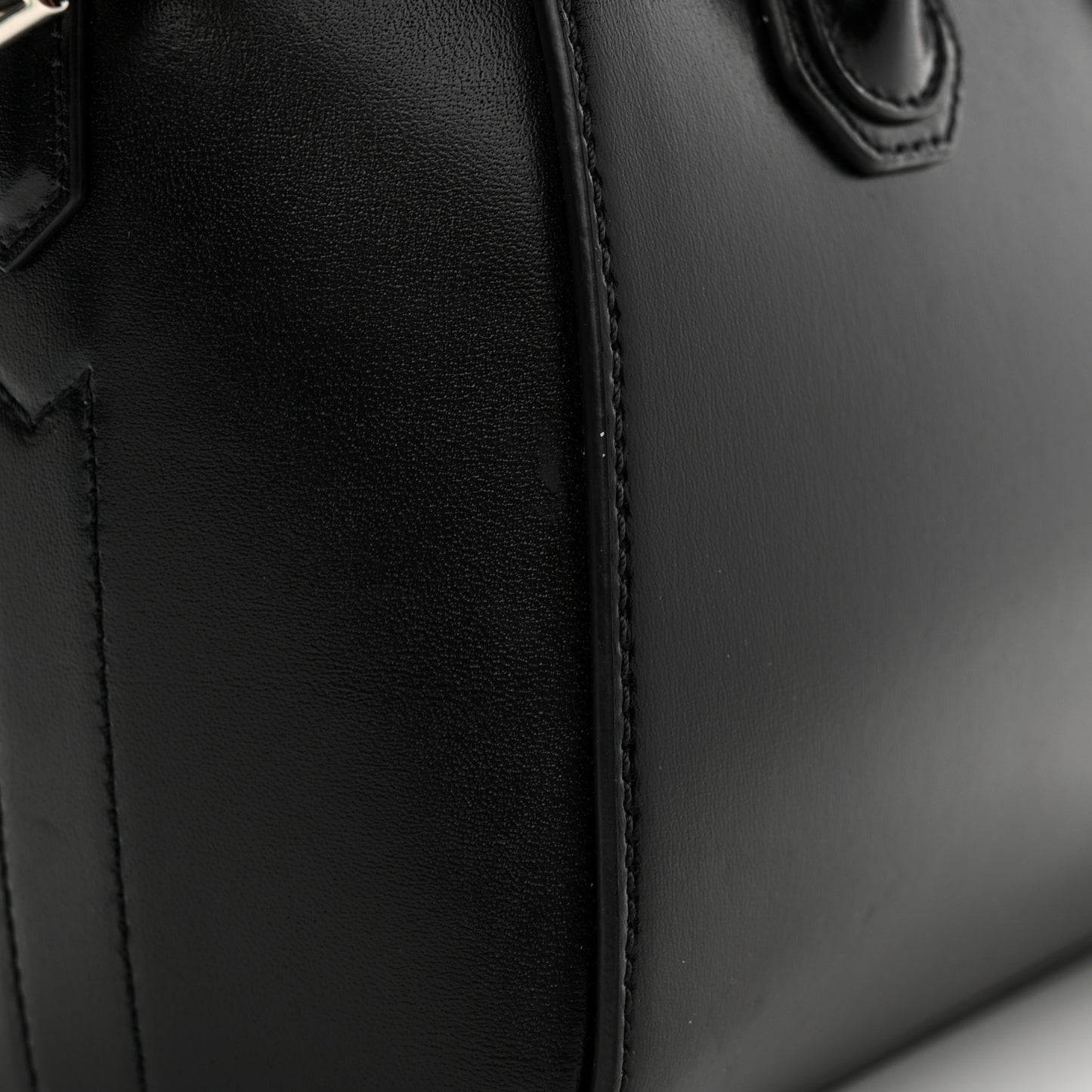 Shiny Lord Calfskin Mini Antigona Black