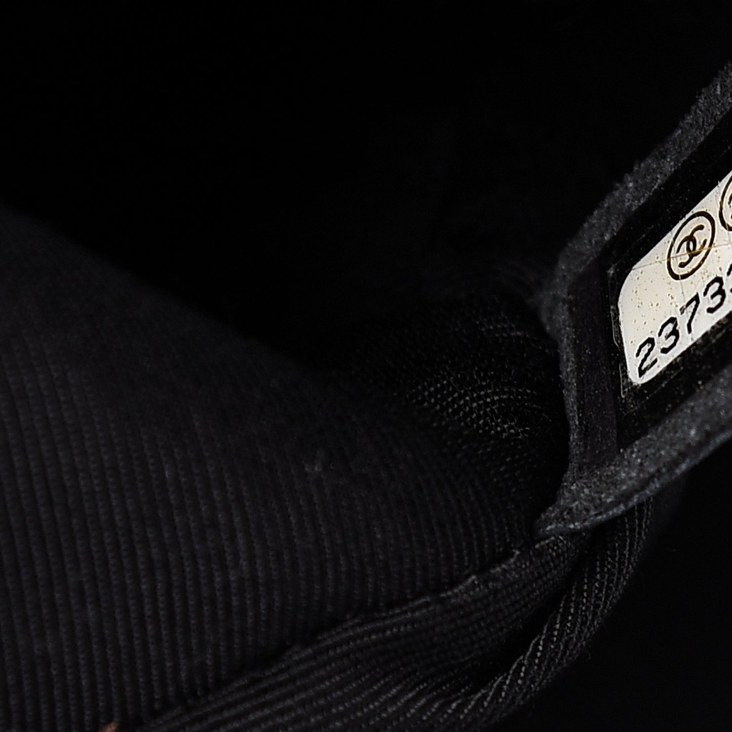 Caviar Quilted Medium Boy Flap Black