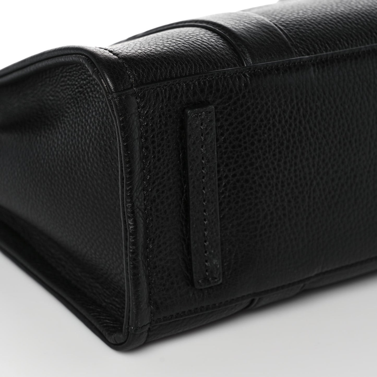 Grained Calfskin Medium The Tote Bag Black