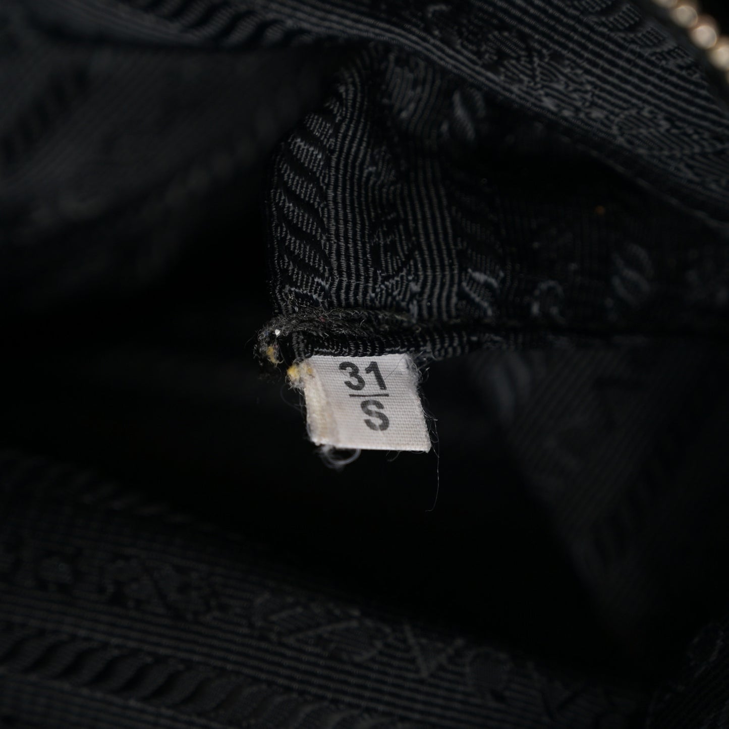 Vitello Daino Hobo Black