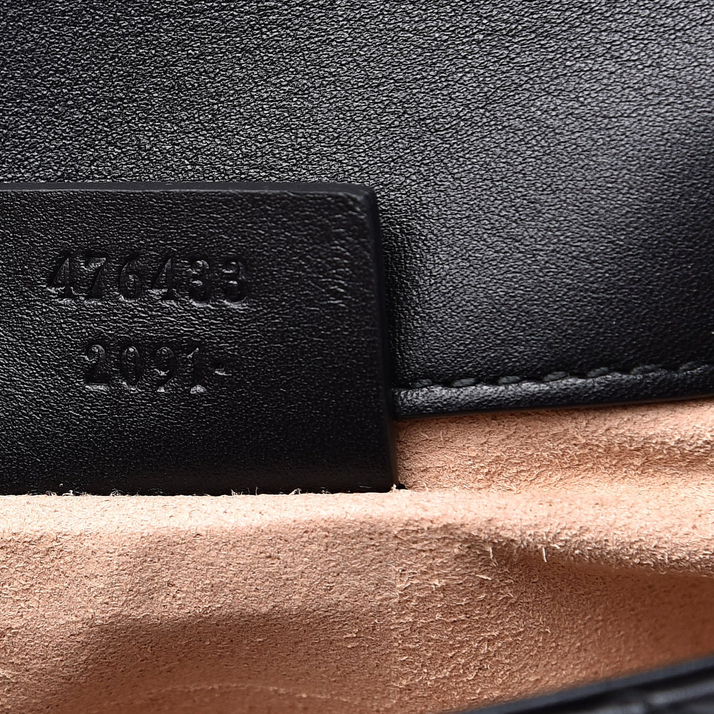 Calfskin Matelasse Super Mini GG Marmont Shoulder Bag Black