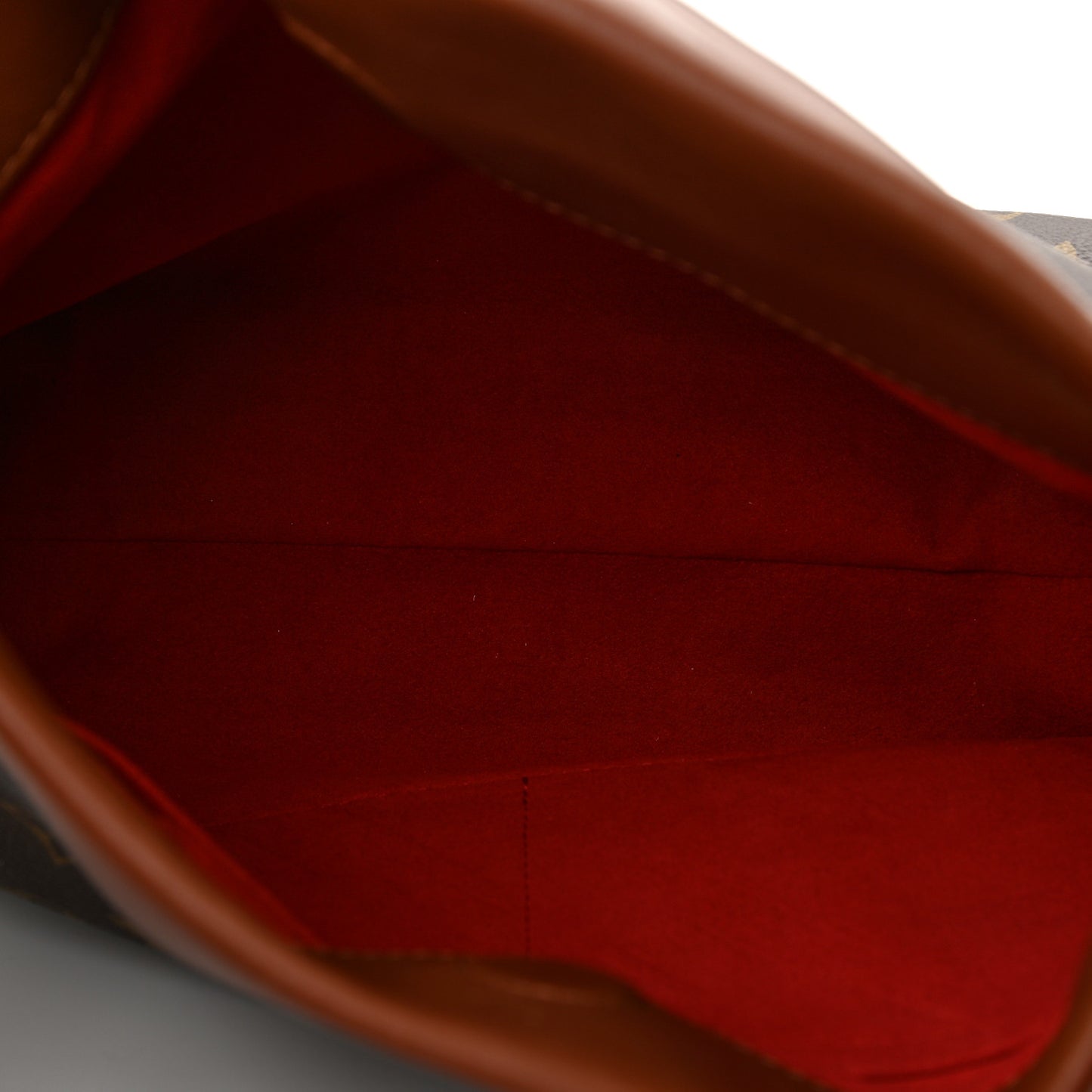 Monogram Tuileries Besace Caramel Rouge