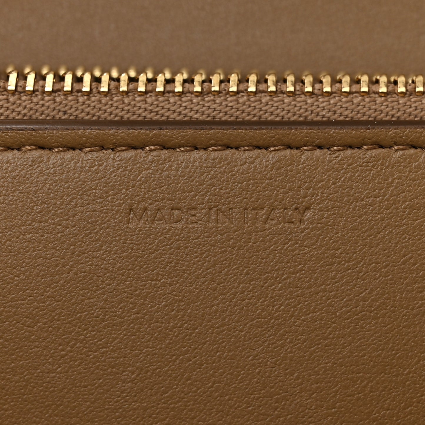 Box Calfskin Medium Classic Box Flap Bag Light Camel