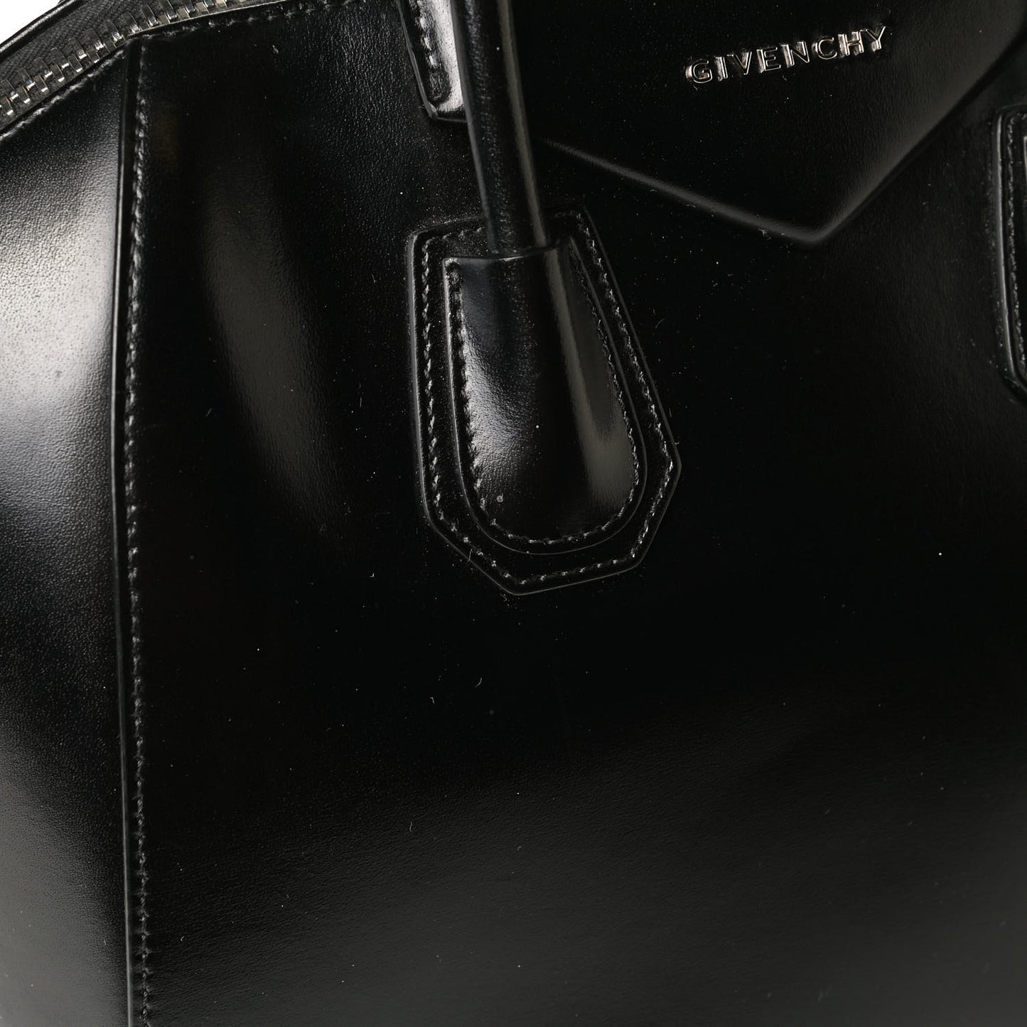 Shiny Lord Calfskin Medium Antigona Black