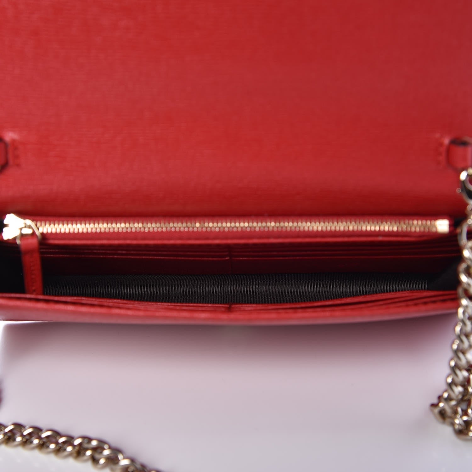Gucci Textured Calfskin Medium Betty Chain Wallet Tabasco Red 5 of 10