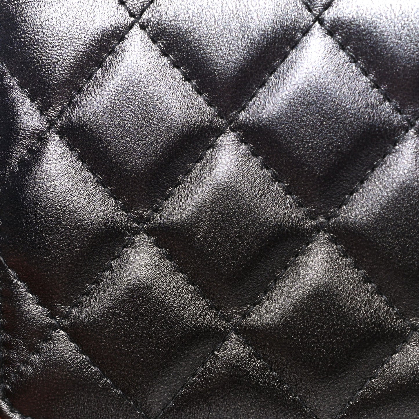Gradient Metallic Lambskin Quilted Like A Wallet Wallet On Chain WOC Silvery Black