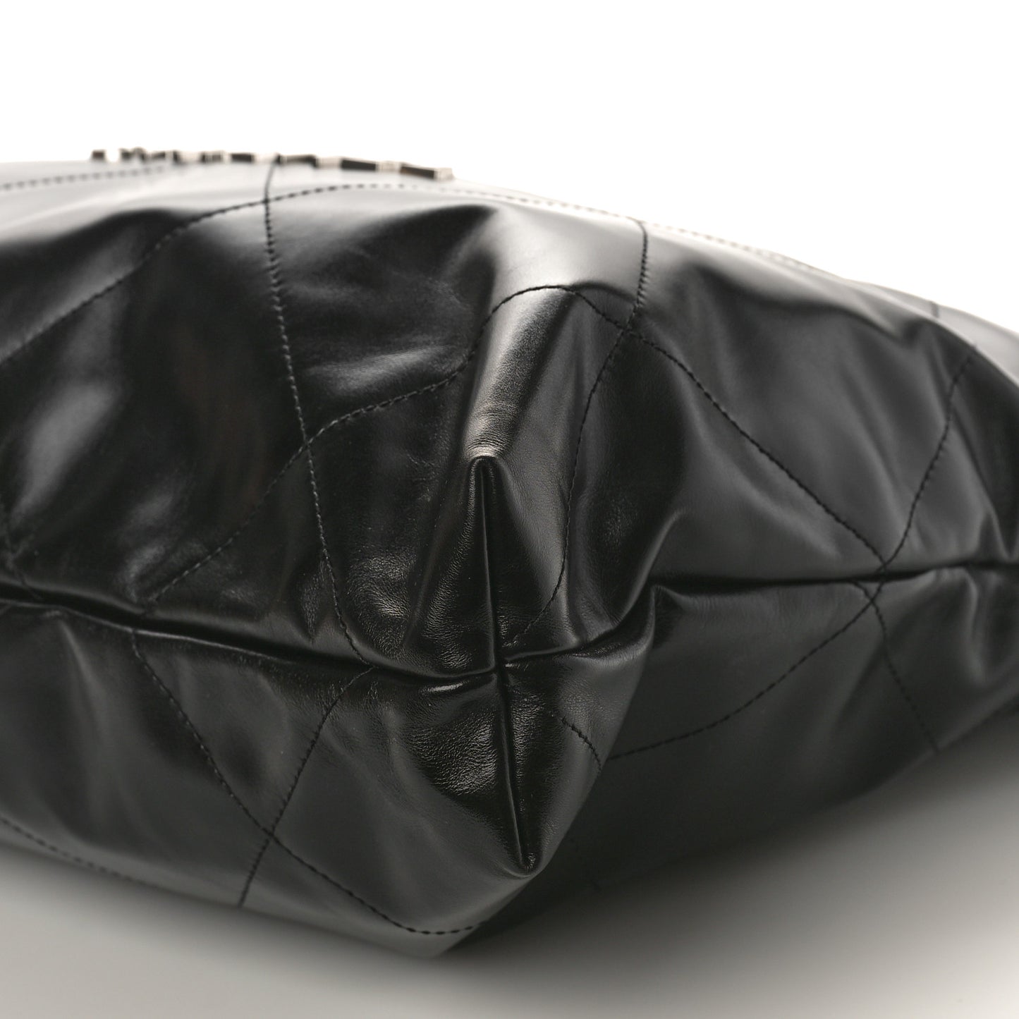 Shiny Calfskin Quilted Chanel 22 Black