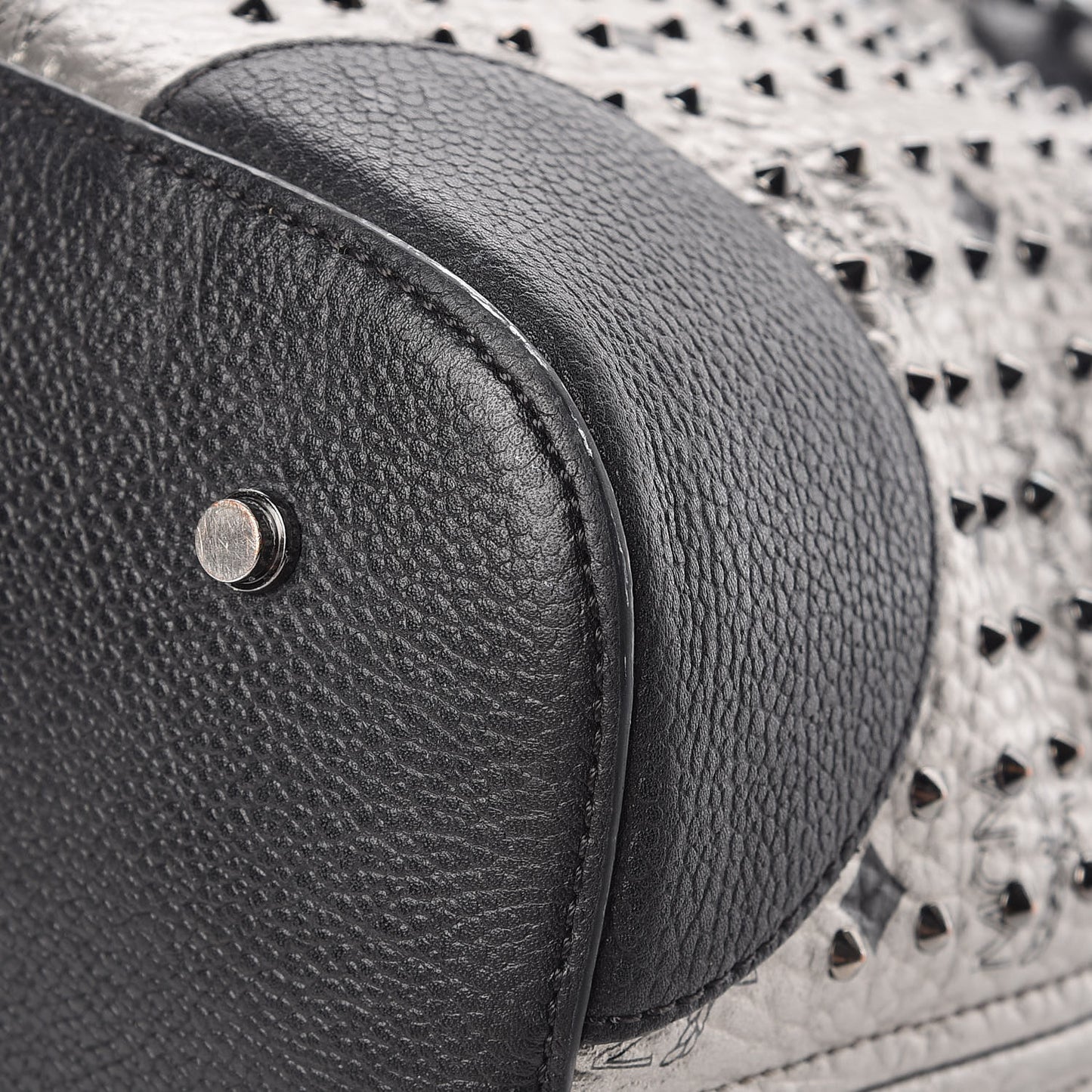 Visetos Diamond Medium Tote Silver