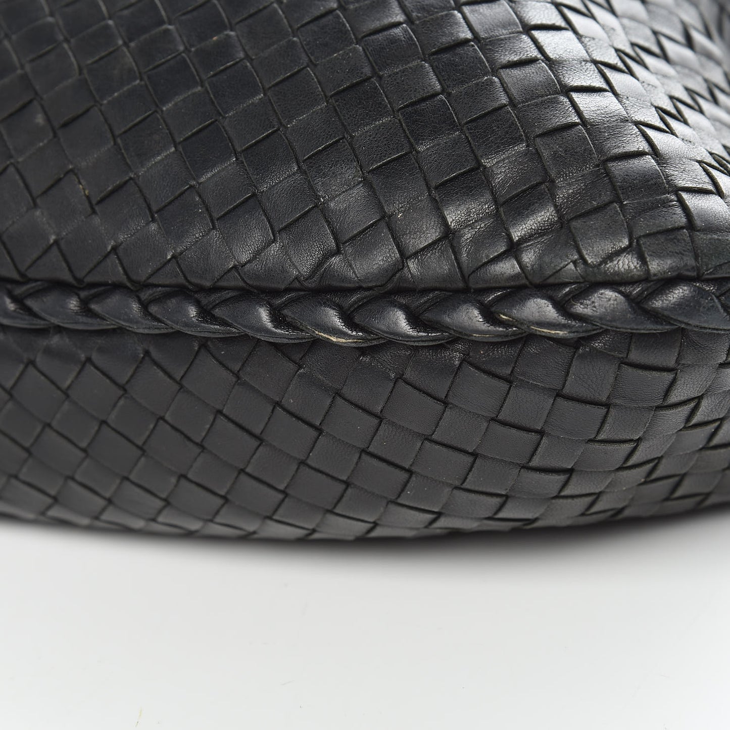 Nappa Intrecciato Medium Veneta Hobo Black