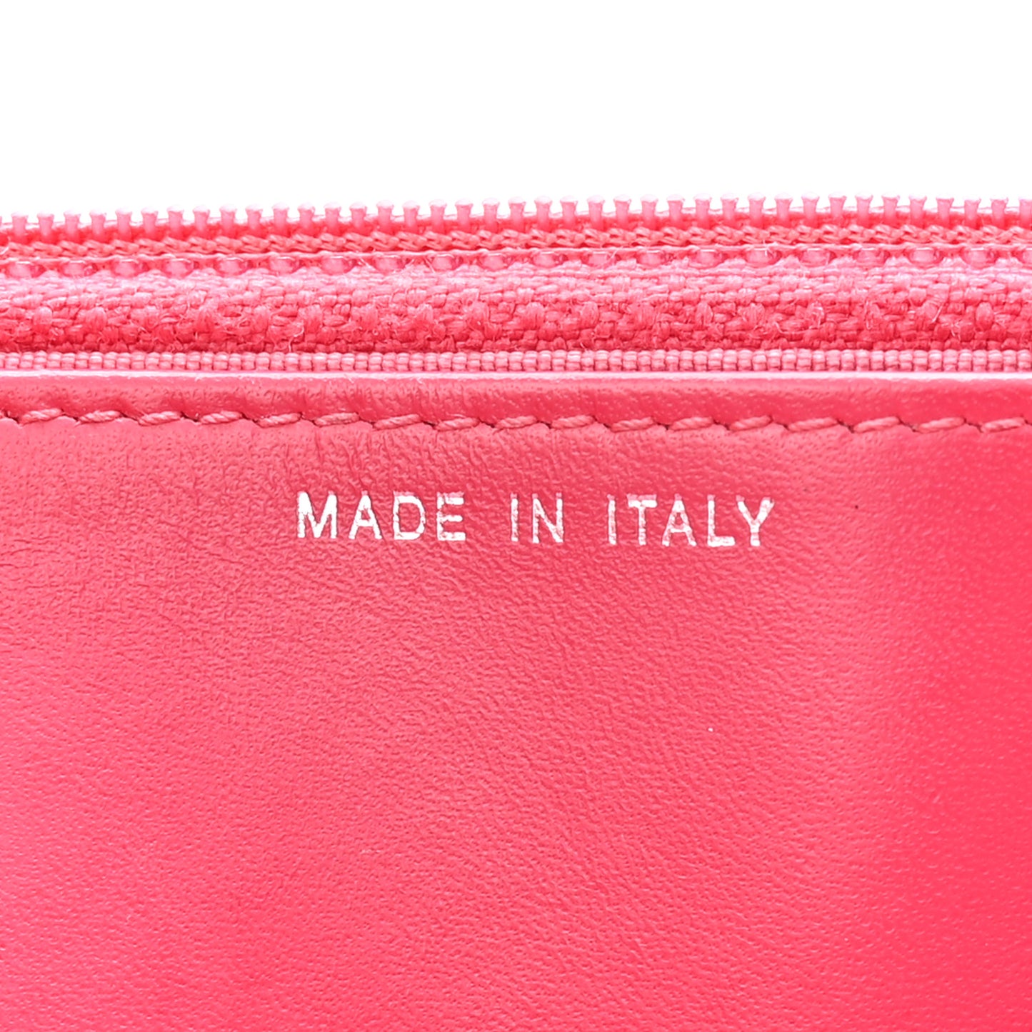 Patent Quilted Wallet On Chain WOC Fuchsia
