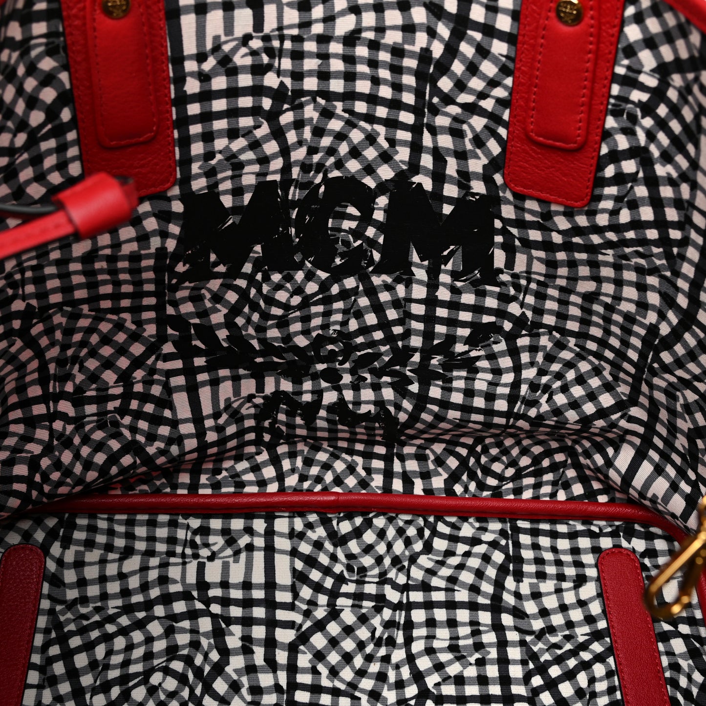 Visetos Medium Liz Reversible Shopper Tote Ruby Red