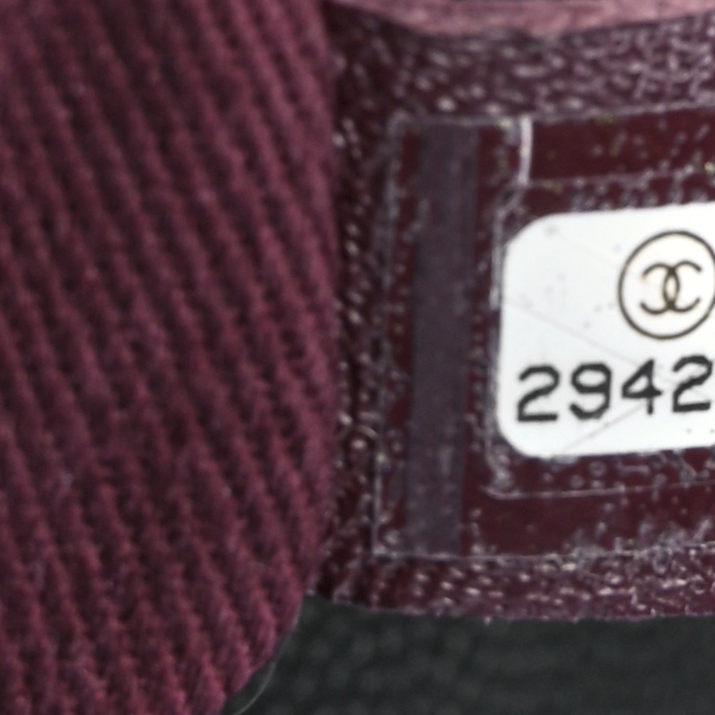 Caviar Quilted Medium Business Affinity Flap Black