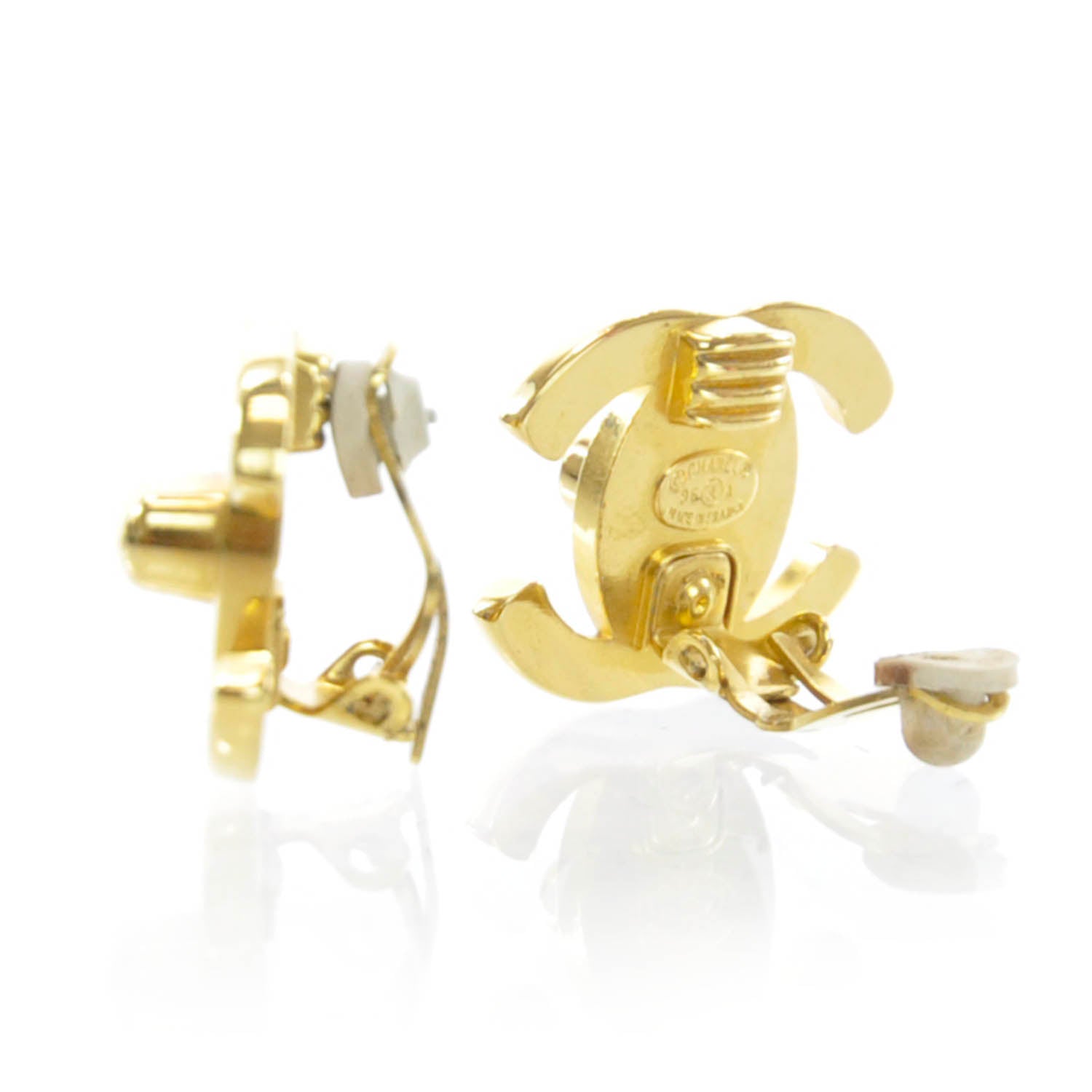 Chanel Metal CC Turnlock Clip On Earrings Gold 4 of 4