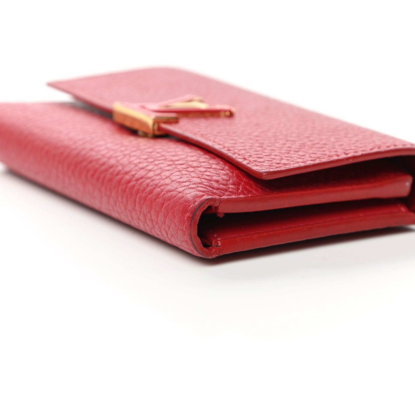 Taurillon Capucines Compact Wallet Rubis