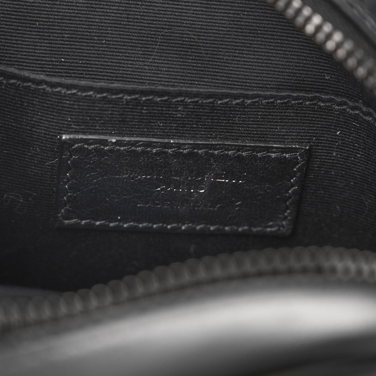 Calfskin Matelasse Chevron Round Vinyle Camera Bag Black