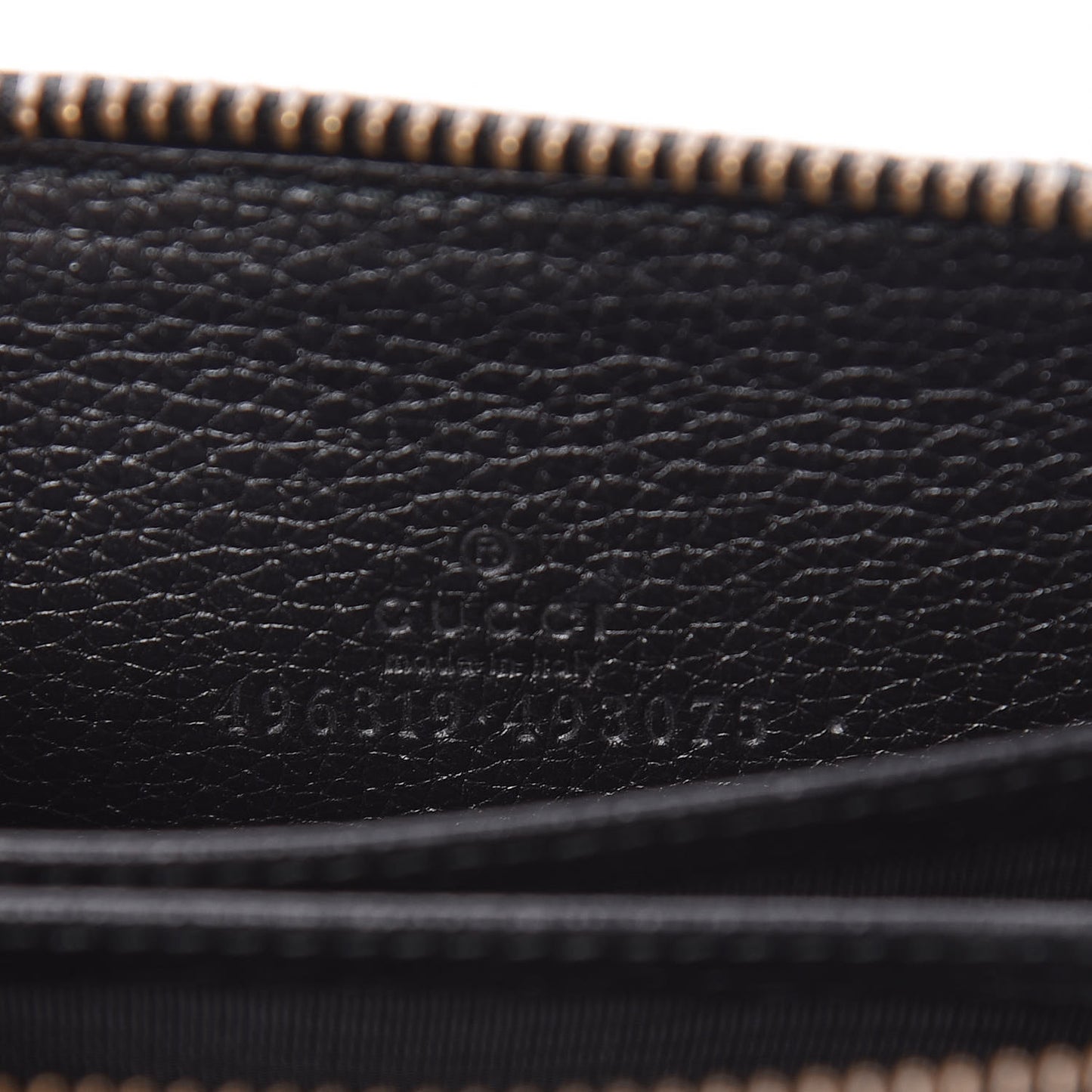 Calfskin Logo Zip Around Card Case Black