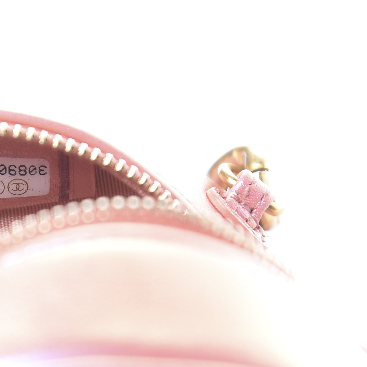 Iridescent Calfskin Quilted 19 Round Clutch With Chain Pink