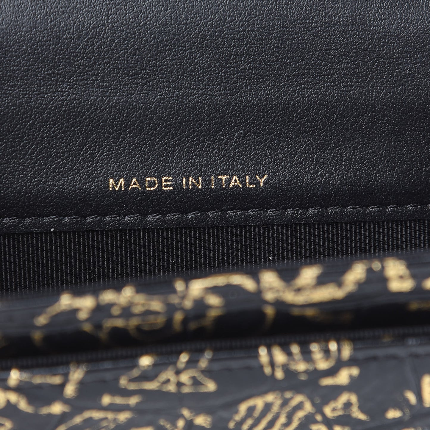 Calfskin Crocodile Embossed Graffiti 2.55 Cocodile Reissue Flap Card Holder Black Gold