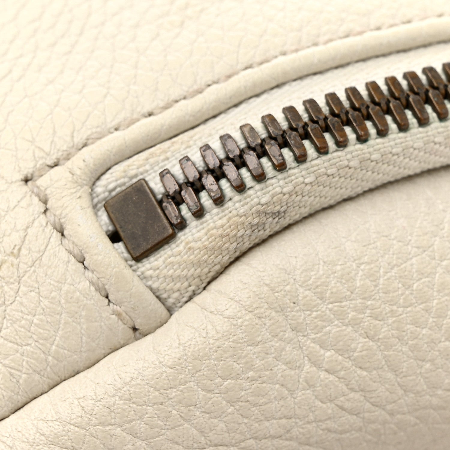 Gucci Grained Calfskin Logo Belt Bag White 13 of 13