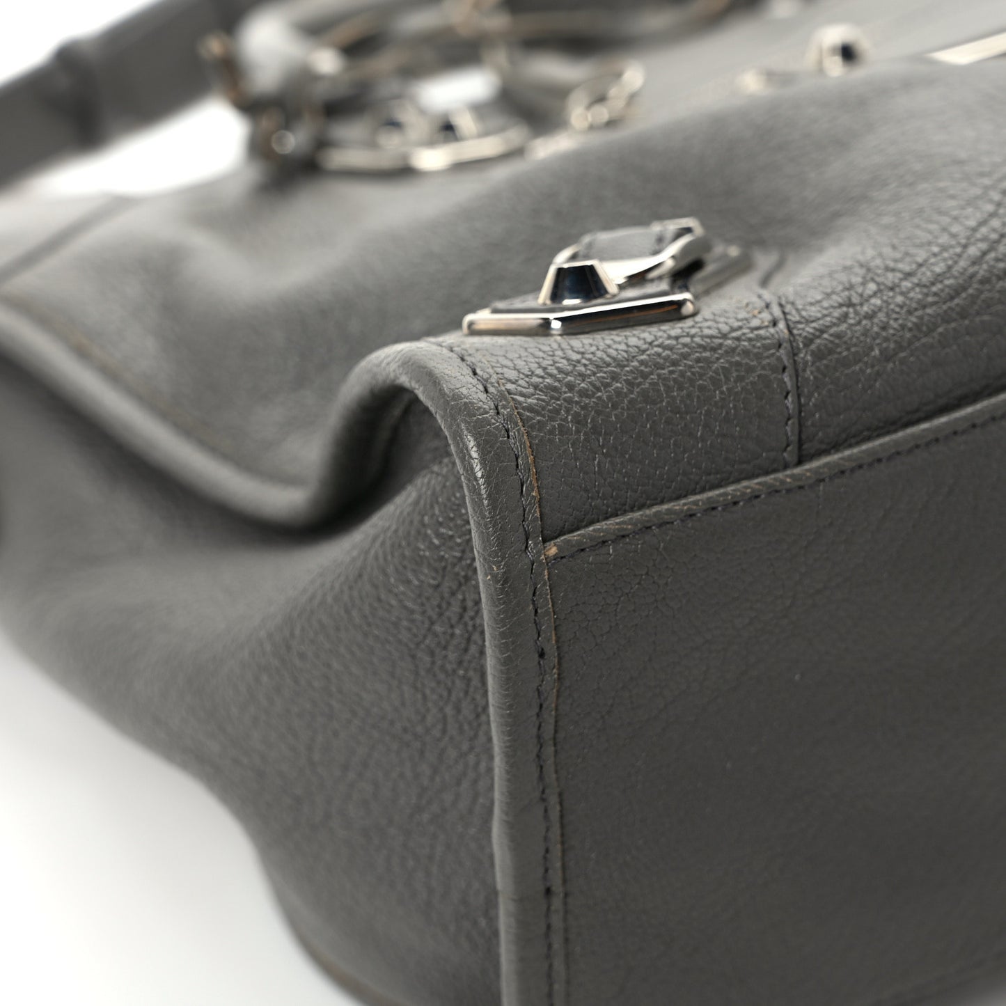 Chevre Silver Metallic Edge Hardware City Gris Acier