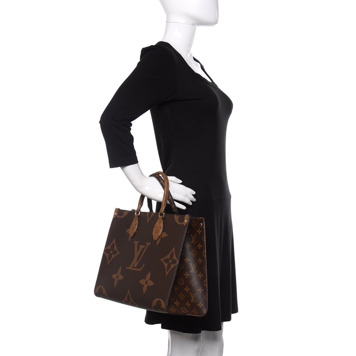 Reverse Monogram Giant Onthego MM