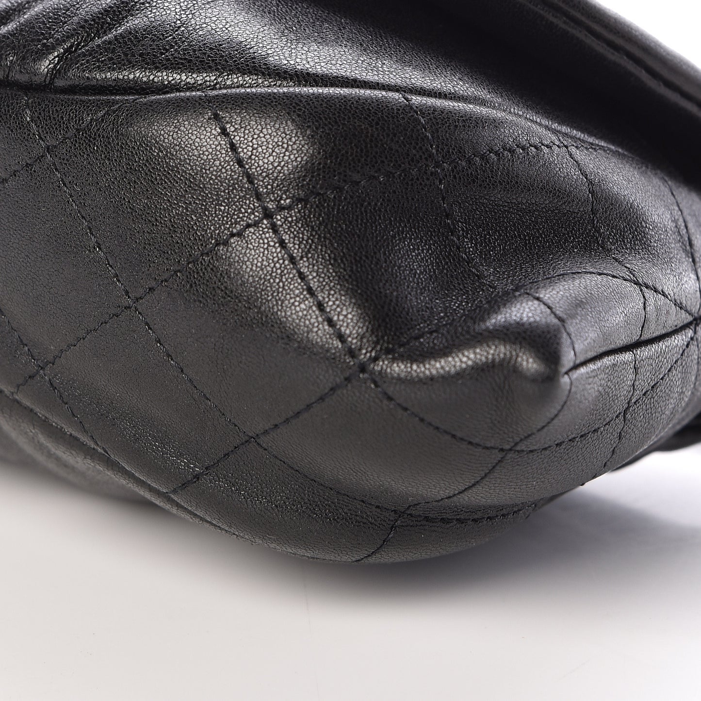 Lambskin Half Moon Wallet On Chain WOC Black