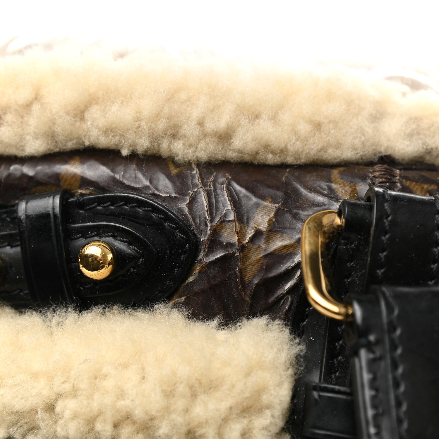 Louis Vuitton Patent Monogram Shearling Sac Thunder 10 of 10