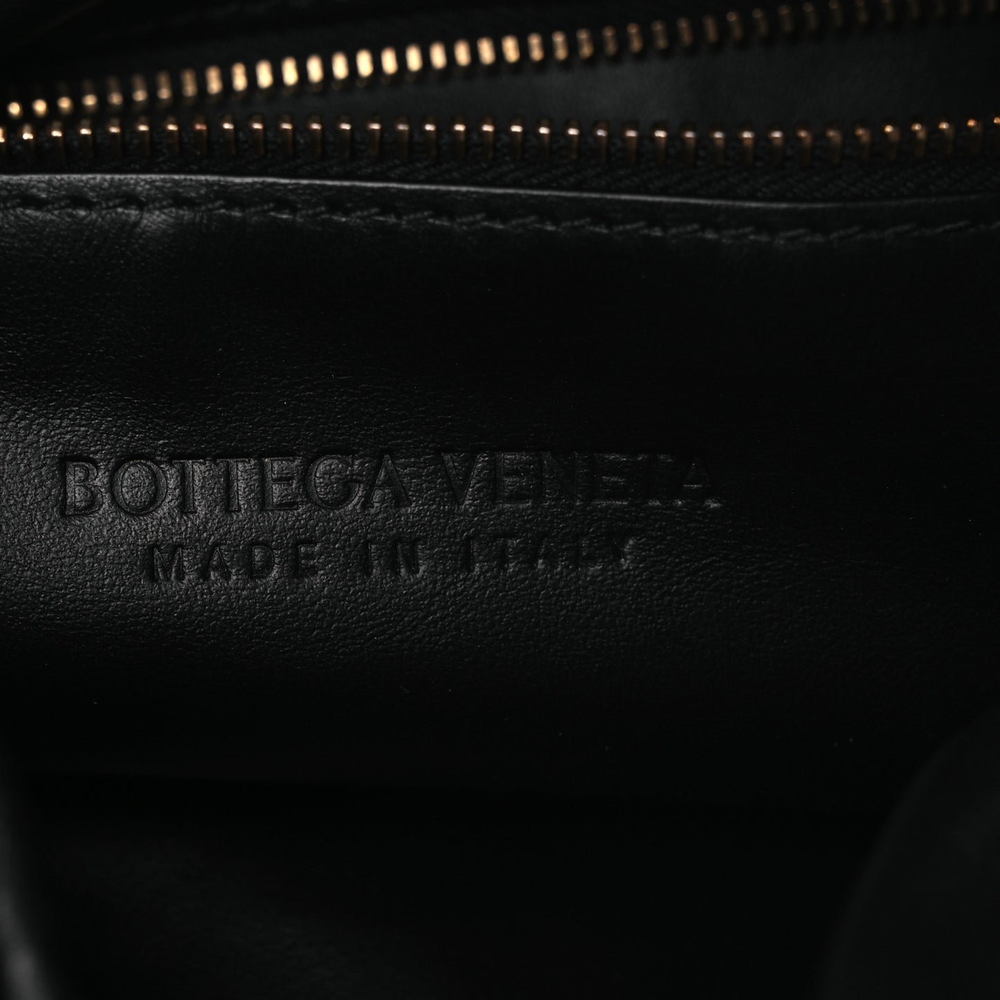 Calfskin Intrecciato Small Hop Black