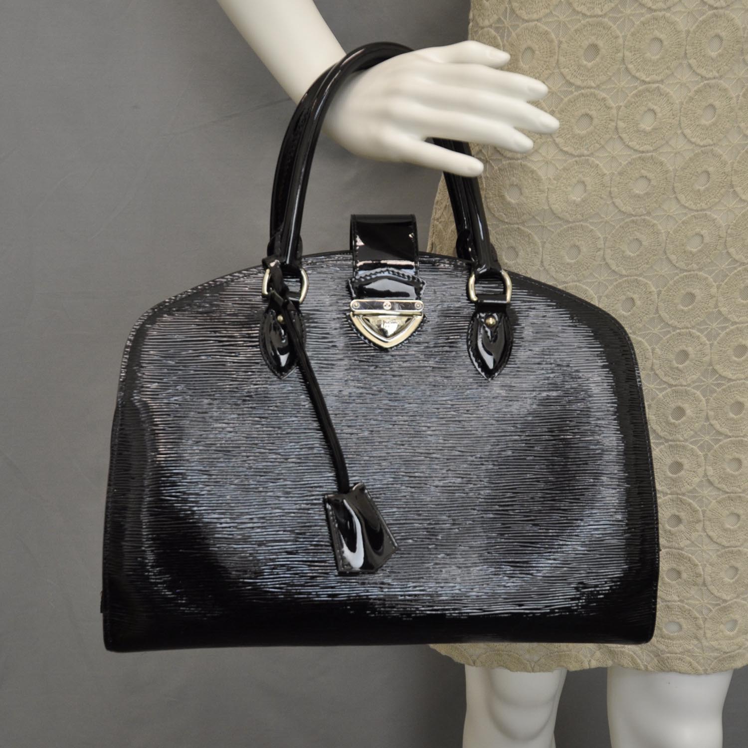 Louis Vuitton Electric Epi Pont-Neuf GM Black 2 of 14