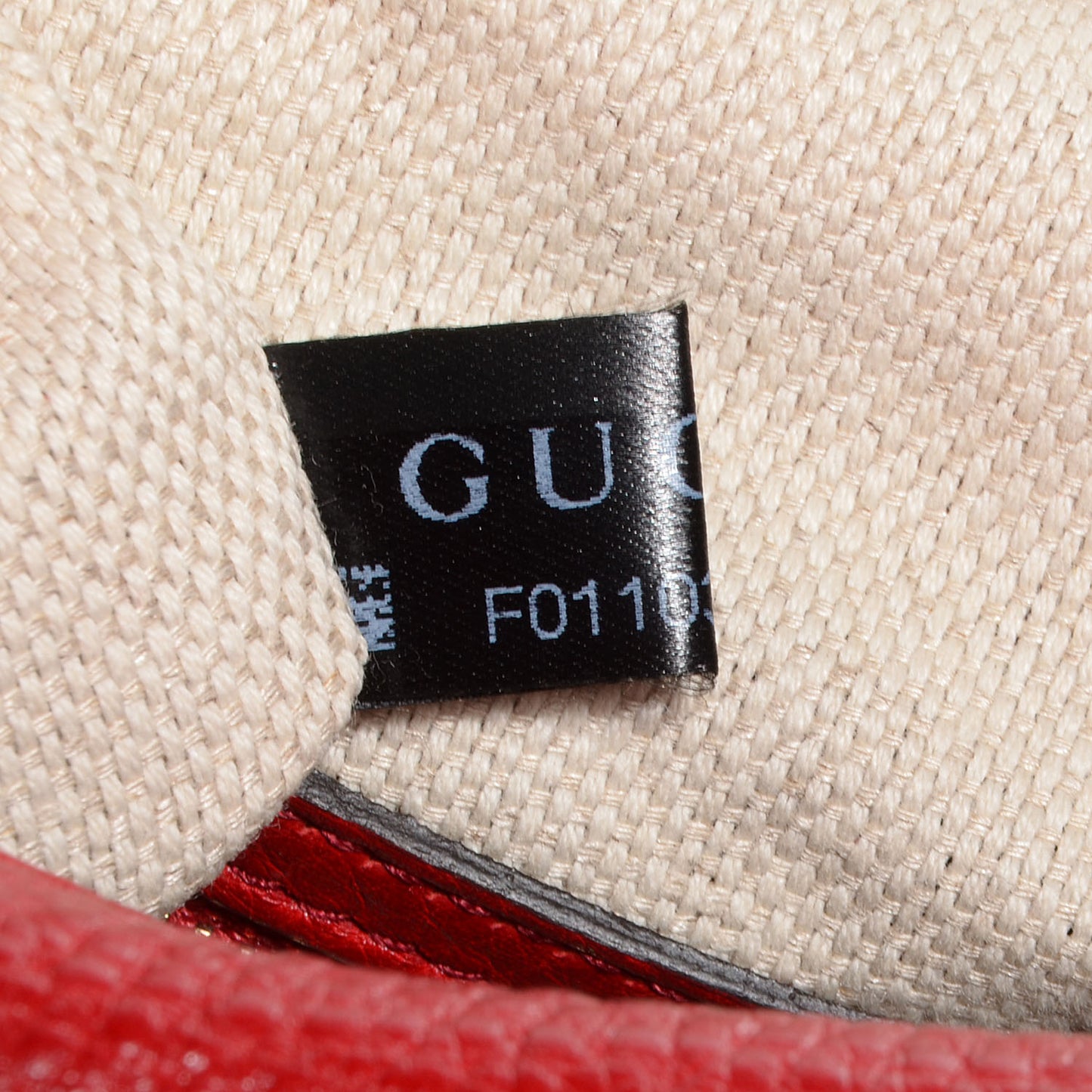 Pebbled Calfskin Large Soho Hobo Red