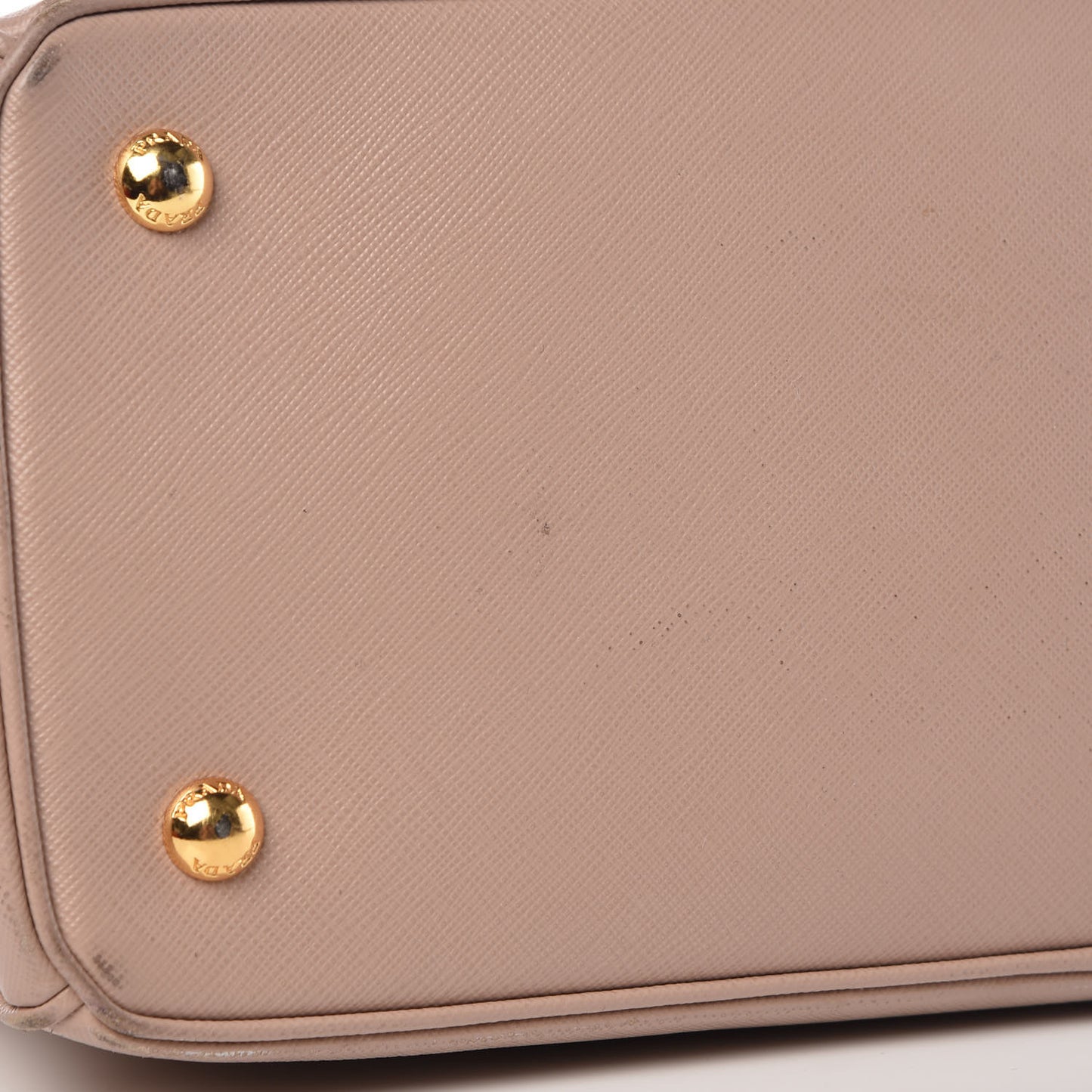 Saffiano Lux Medium Tote Cammeo