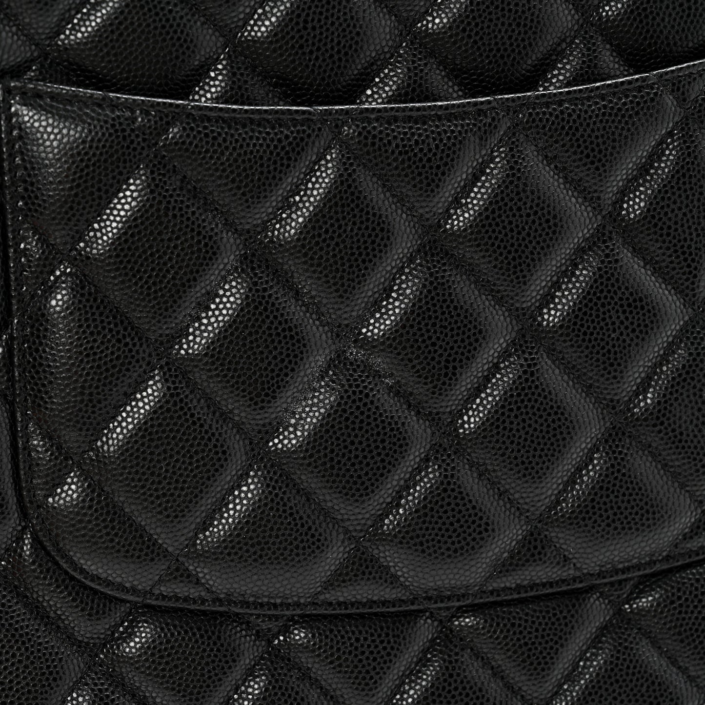 Caviar Quilted Medium Cosmetic Case Black
