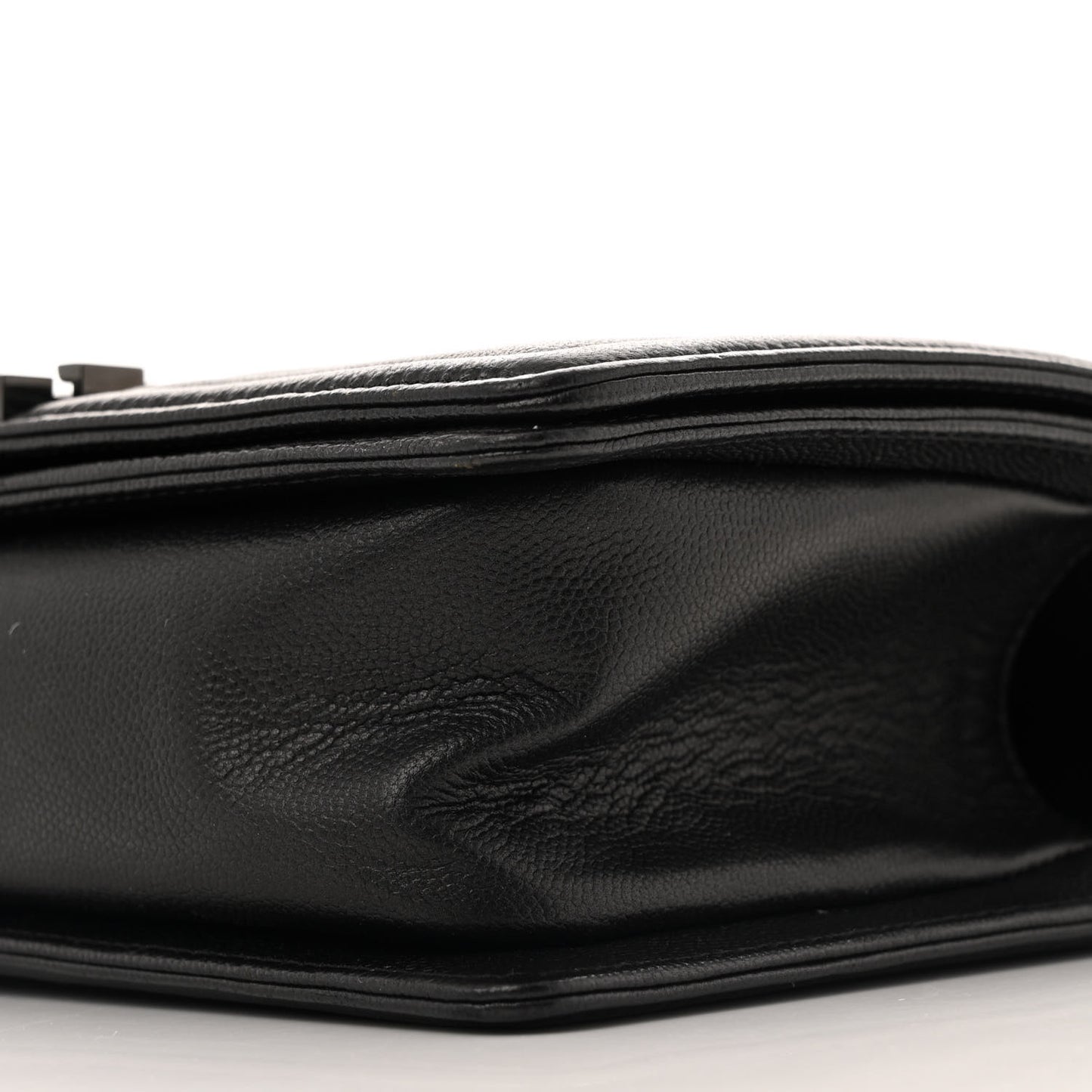 Caviar Quilted Medium Boy Flap So Black