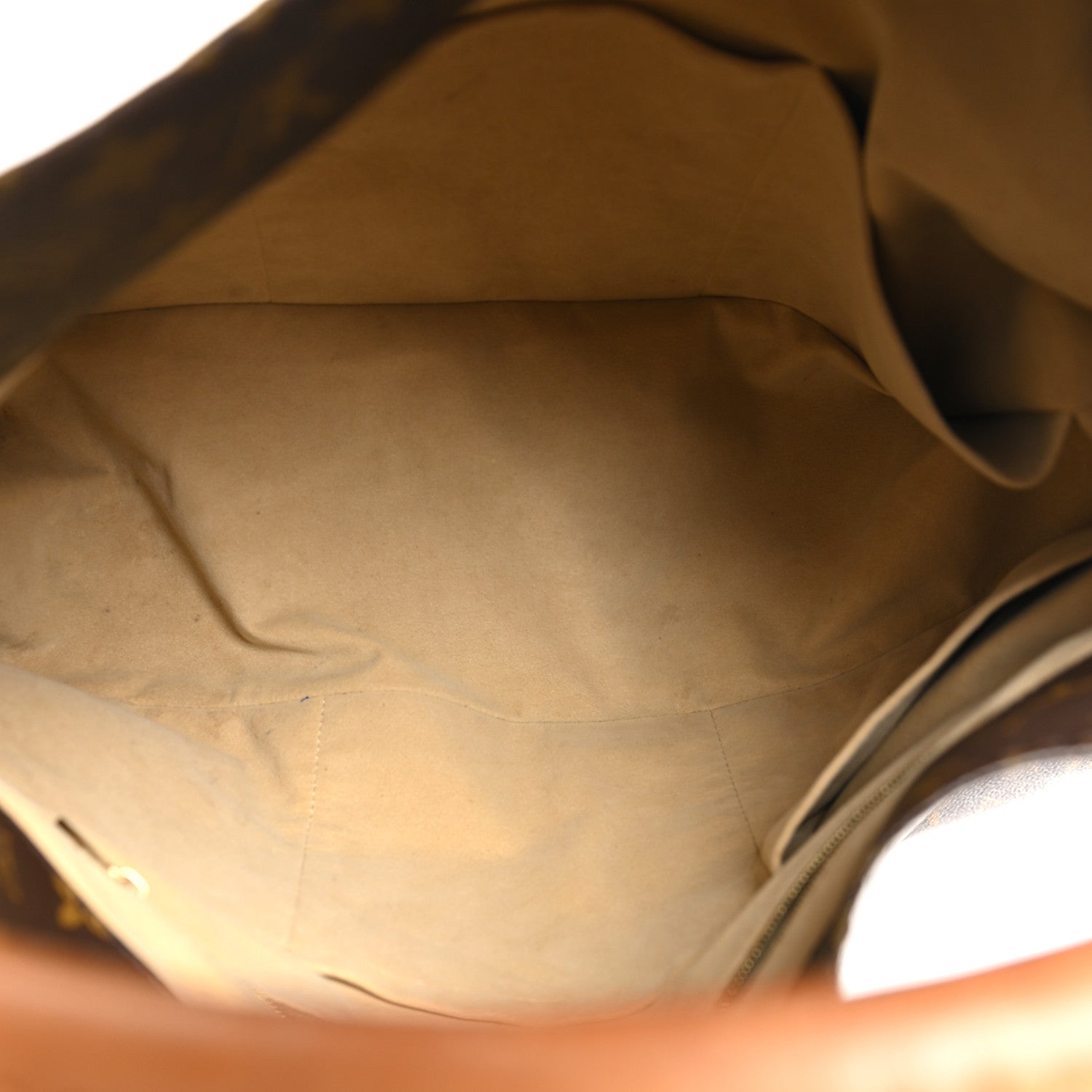 Louis Vuitton Monogram Artsy GM 5 of 11