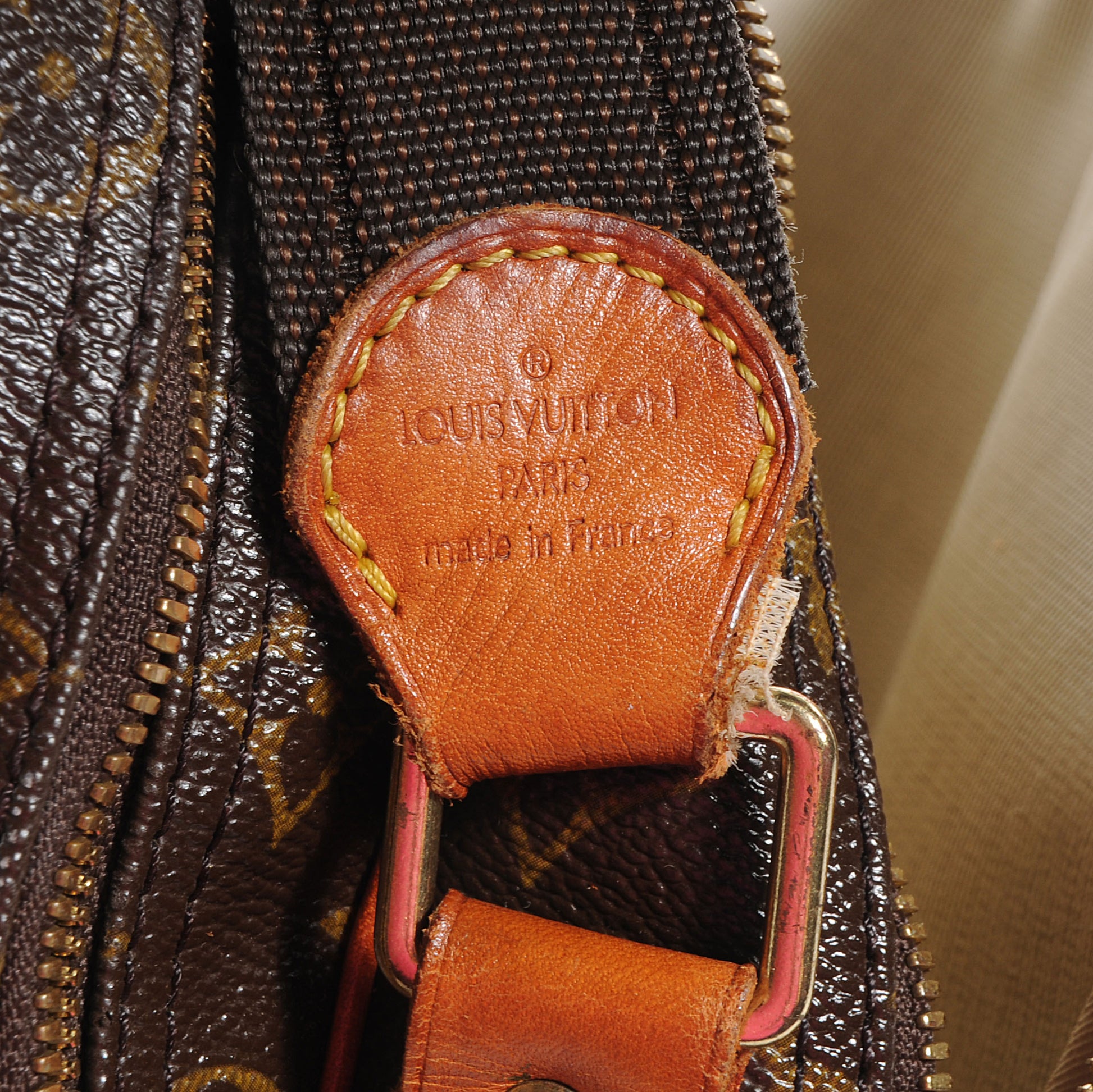Louis Vuitton Monogram Reporter GM 7 of 7