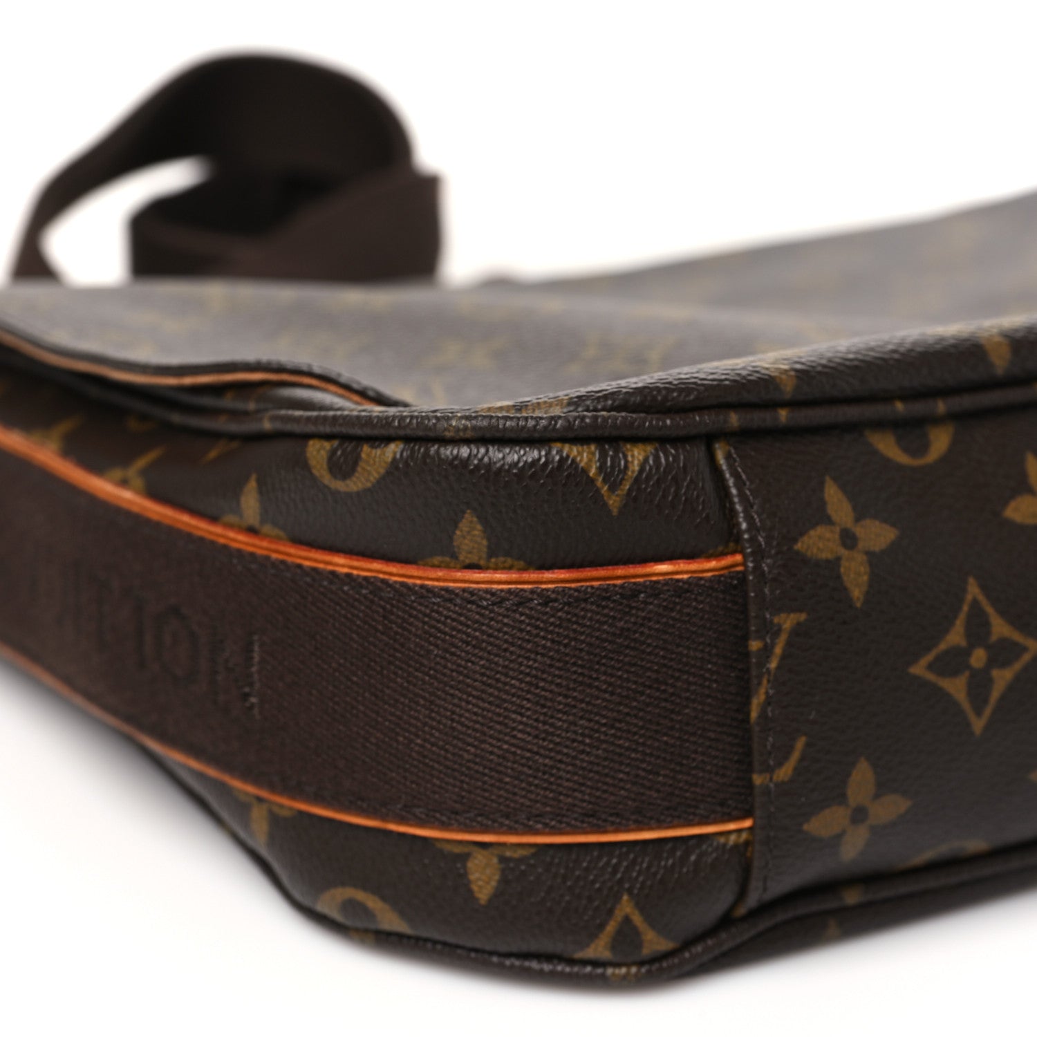 Louis Vuitton Monogram Beaubourg MM Messenger Bag 8 of 9