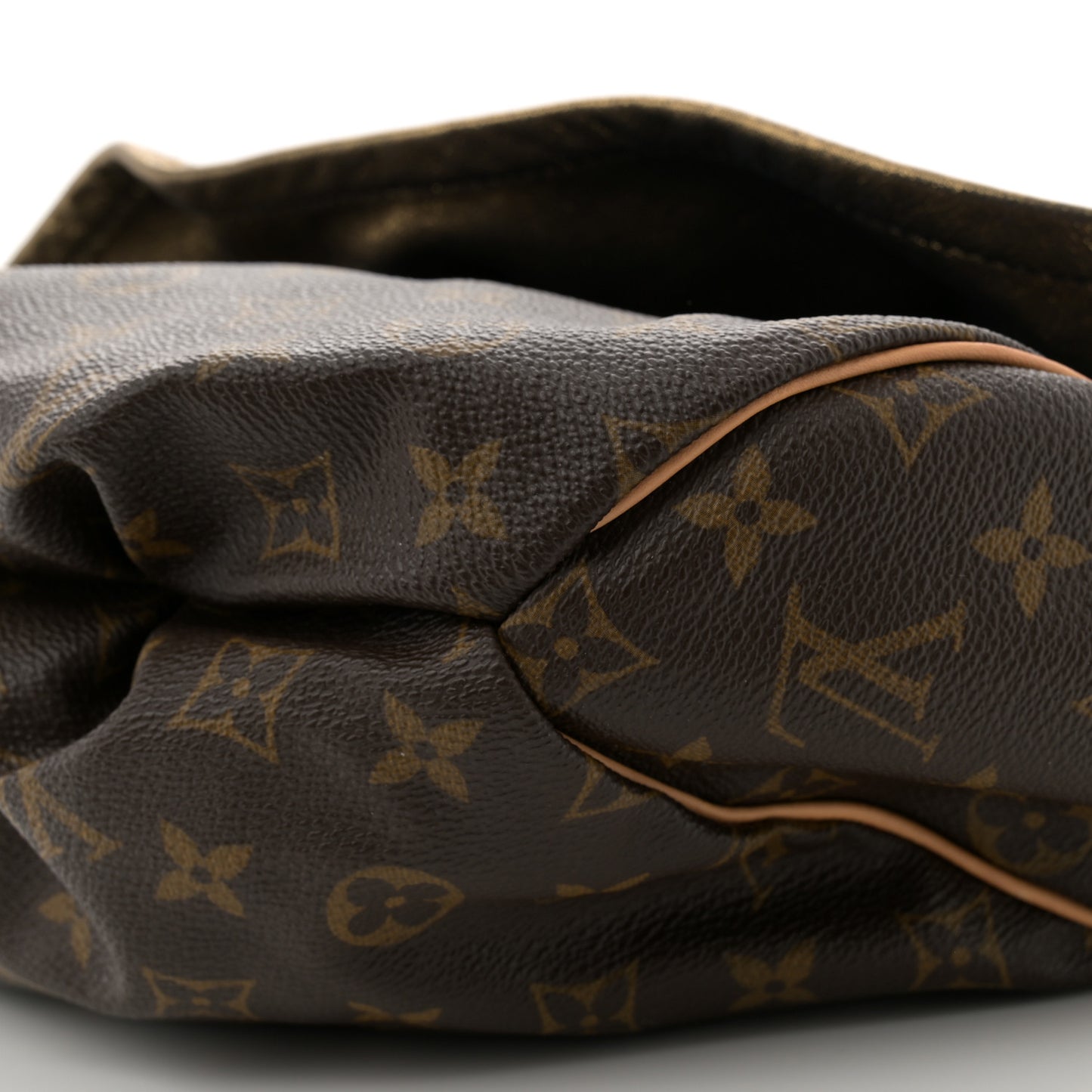 Monogram Kalahari GM