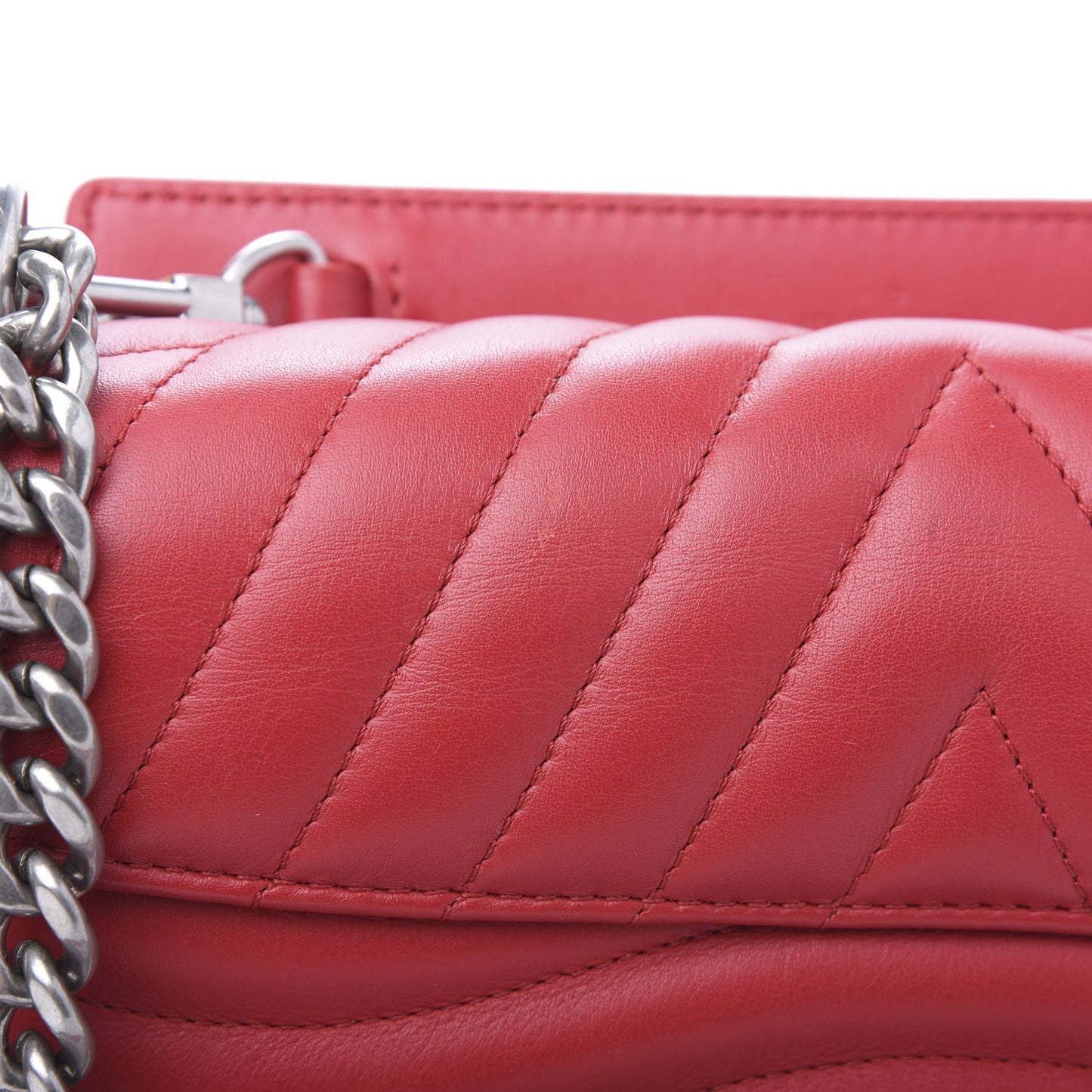 Calfskin New Wave Chain MM Ecarlate