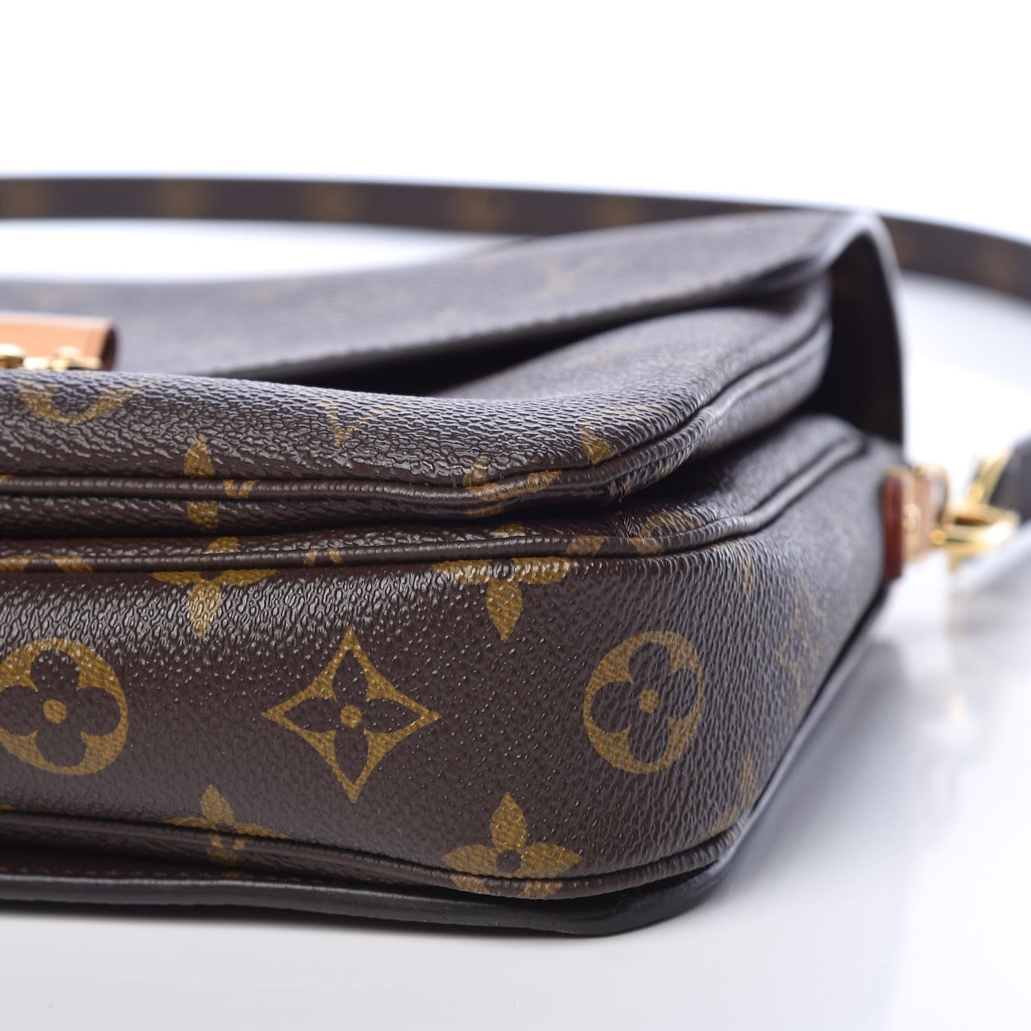 Louis Vuitton Monogram Pochette Metis 7 of 11