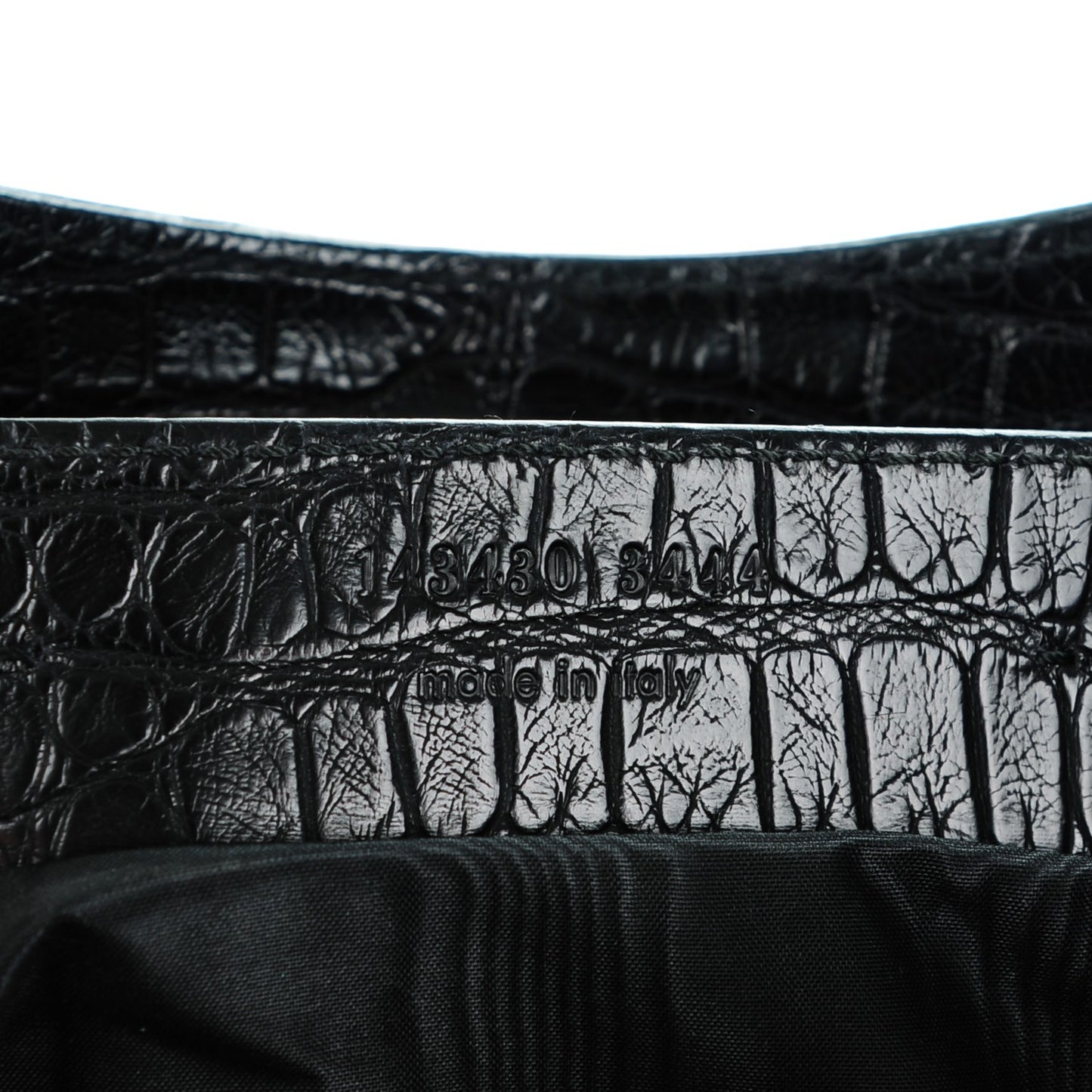 Crocodile City Black